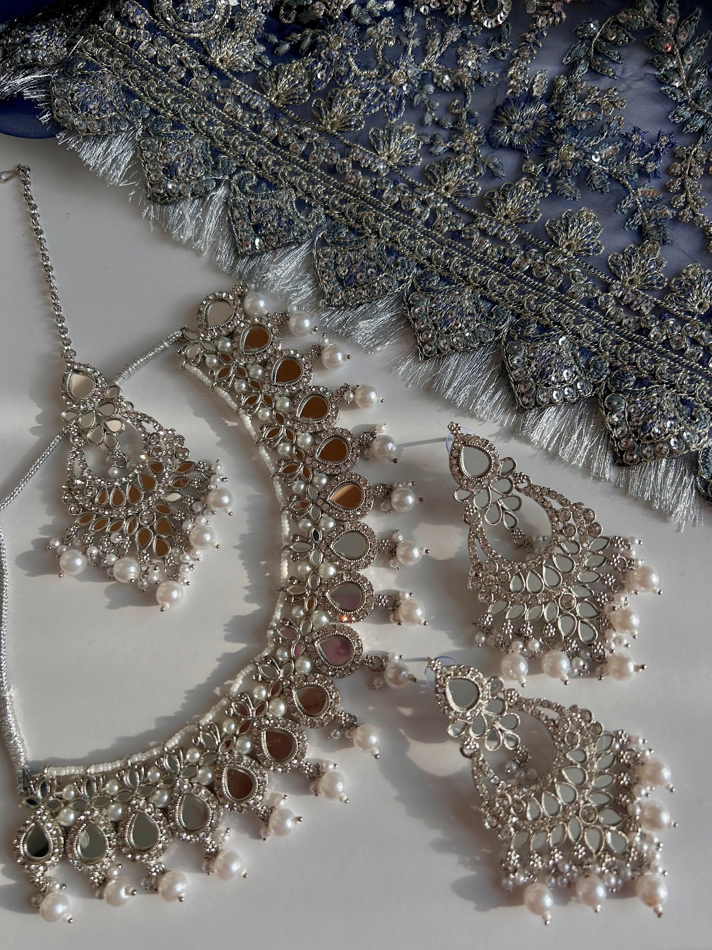 Farah jewellery set~ Silver & Pearl