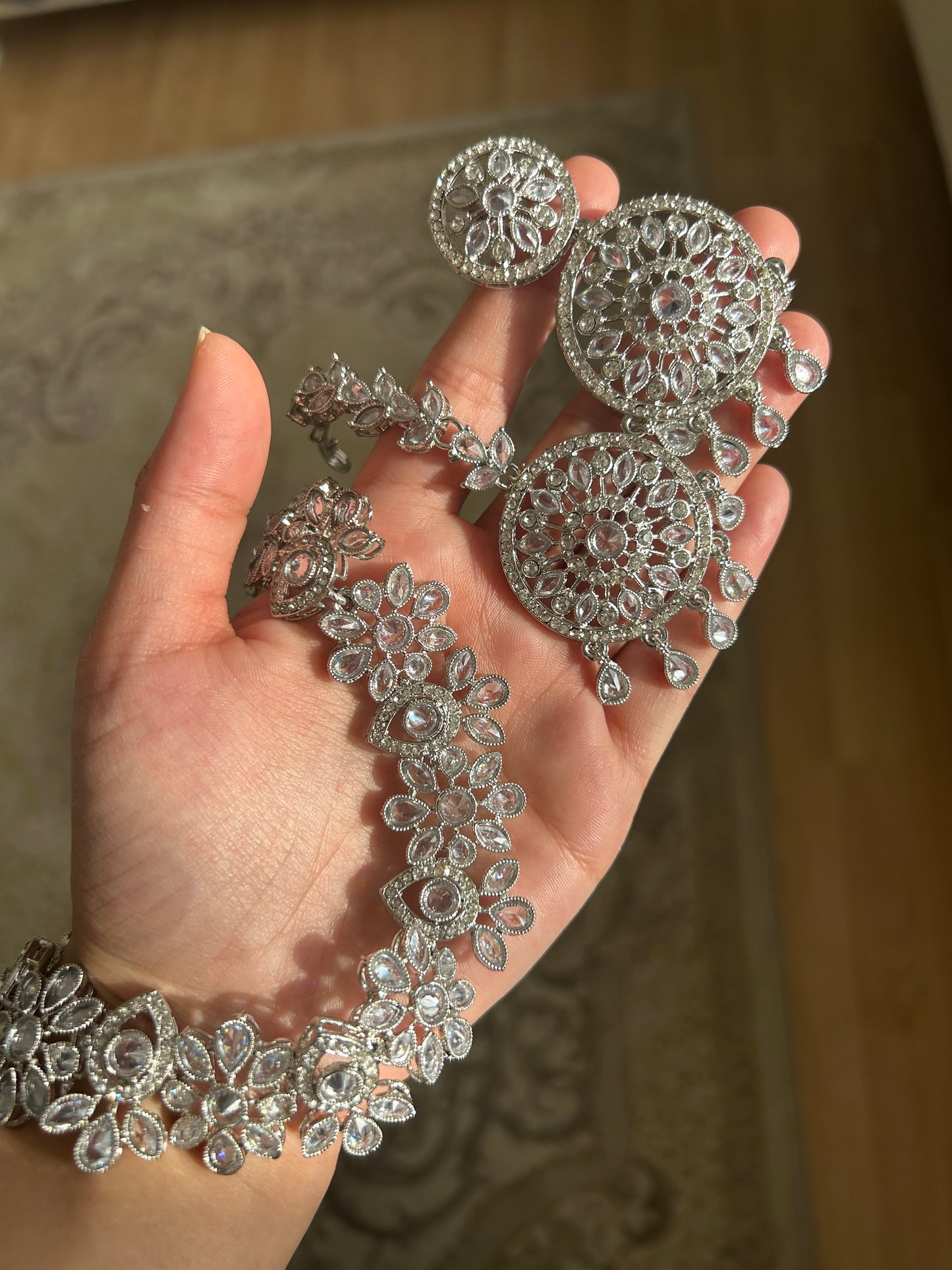 Essra jewellery set ~ Silver