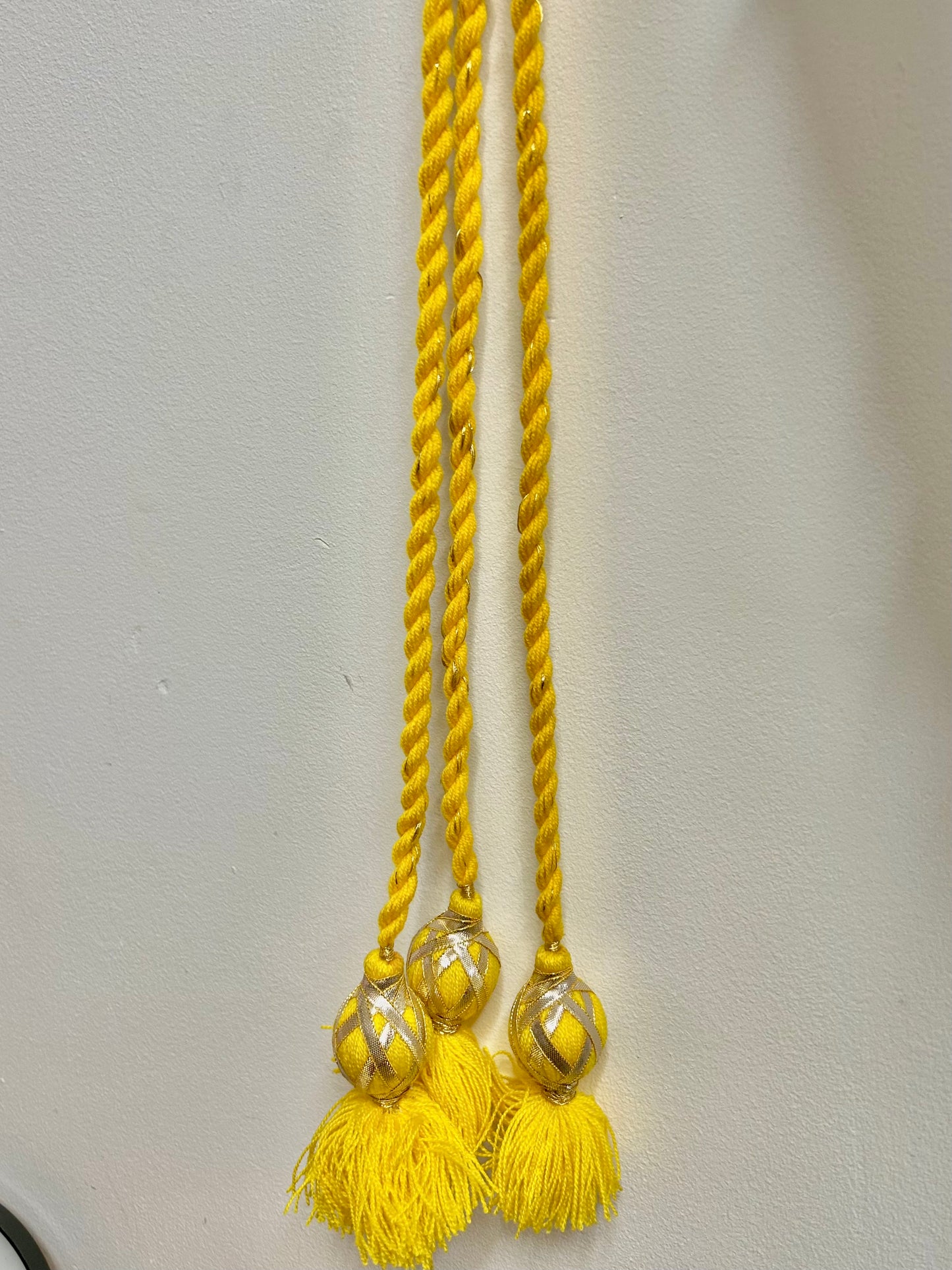 Yellow gota paranda