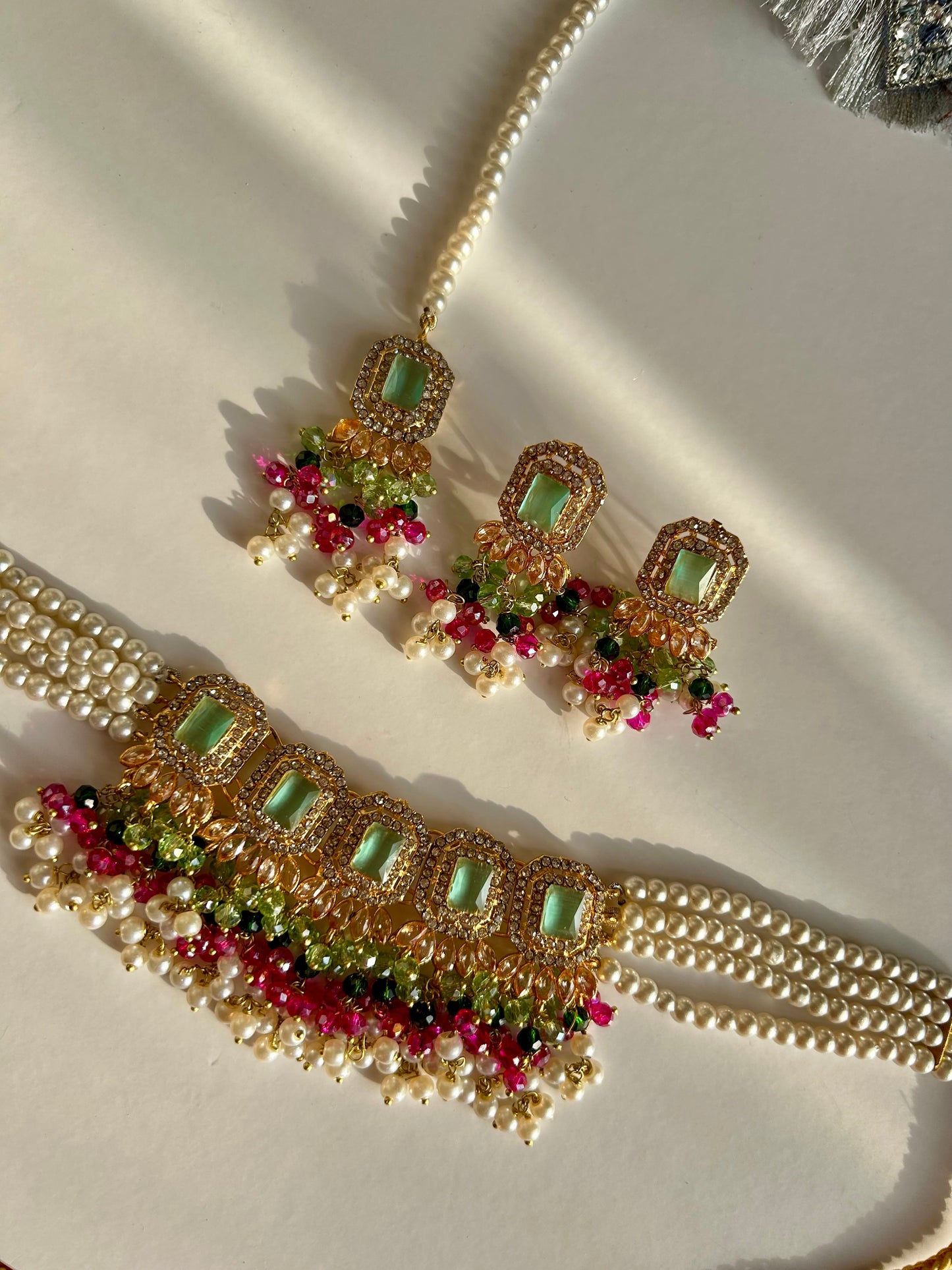 Minahil jewellery set - Green Multi