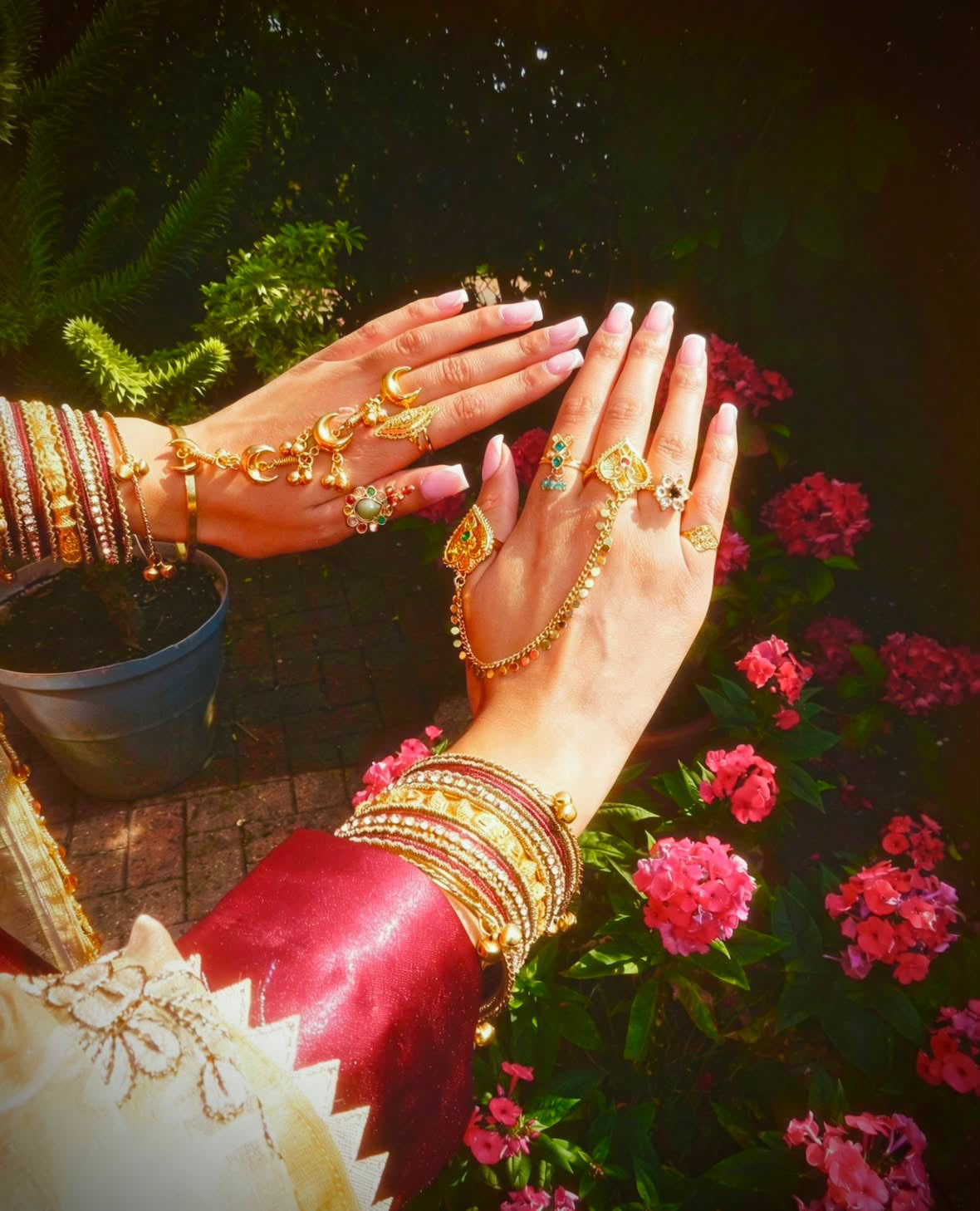 Chandni hand chain