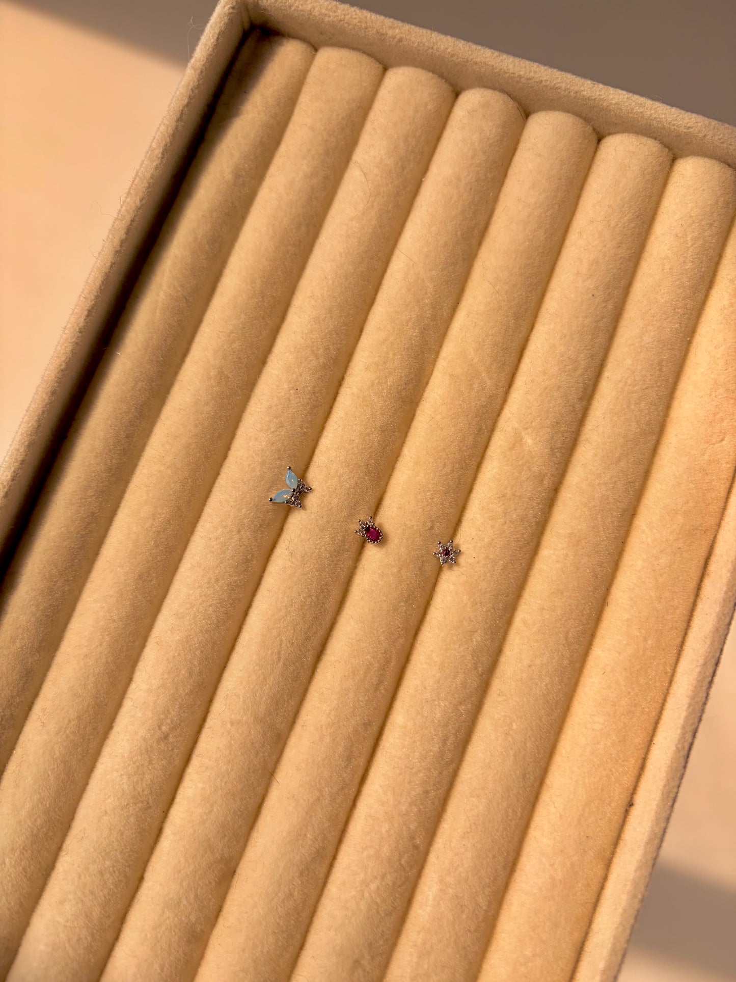 Tara nose stud trio~silver