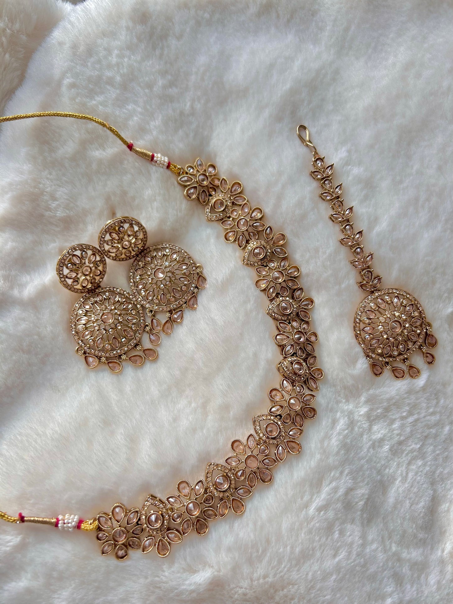 Essra jewellery set