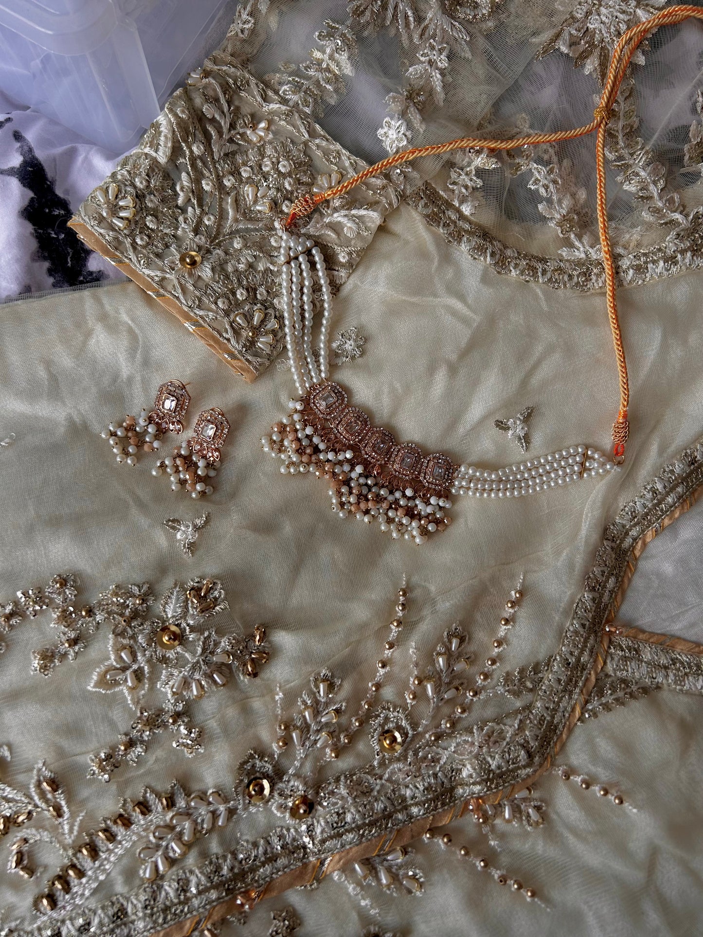 Minahil jewellery set -Clear