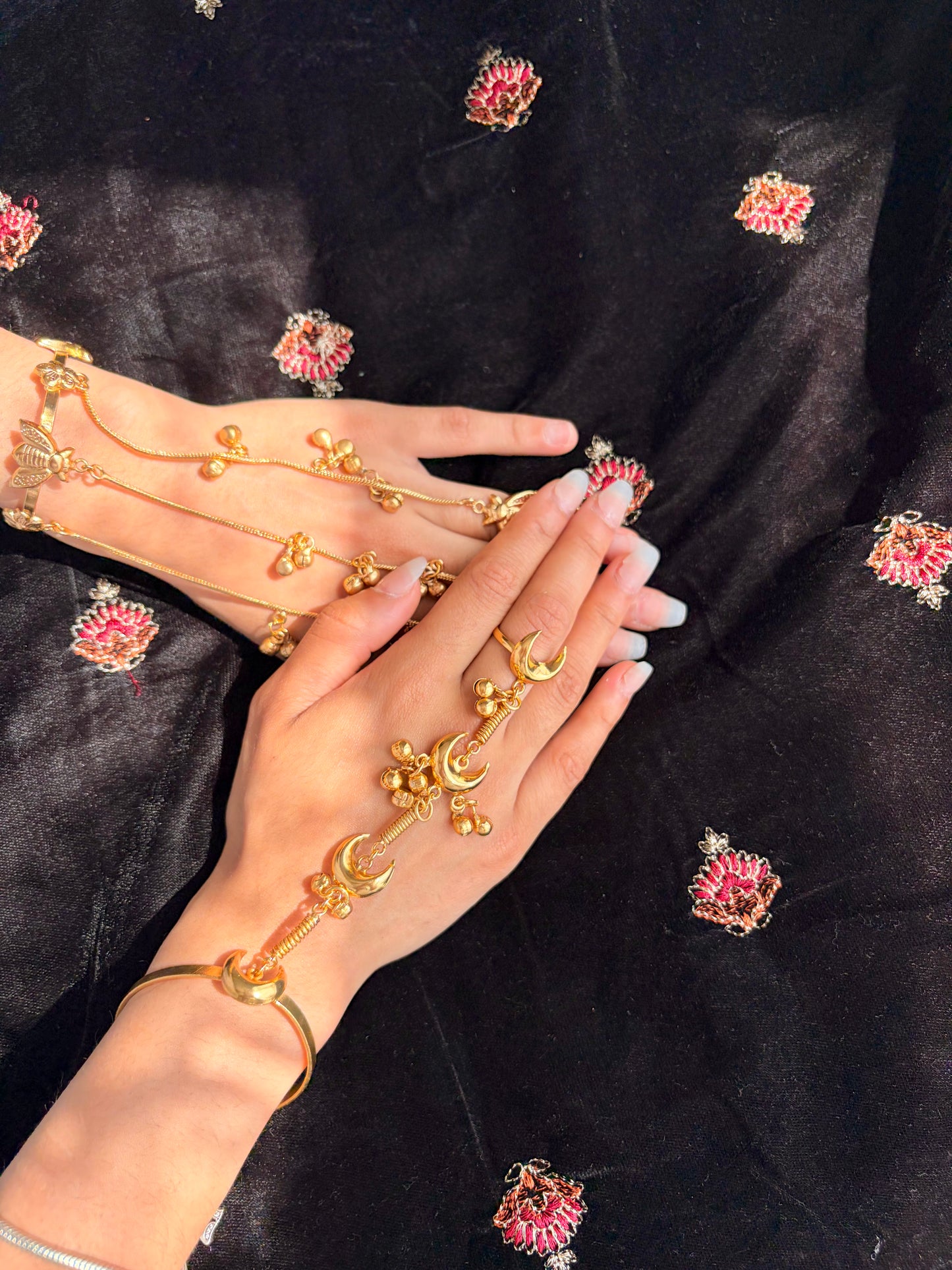 Chandni hand chain