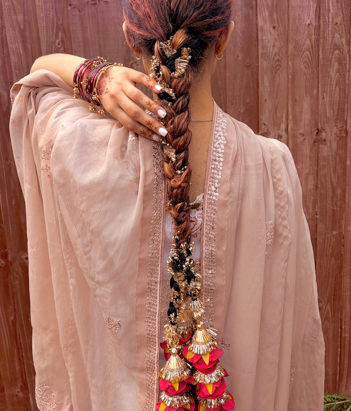 Gulab paranda ~ Red