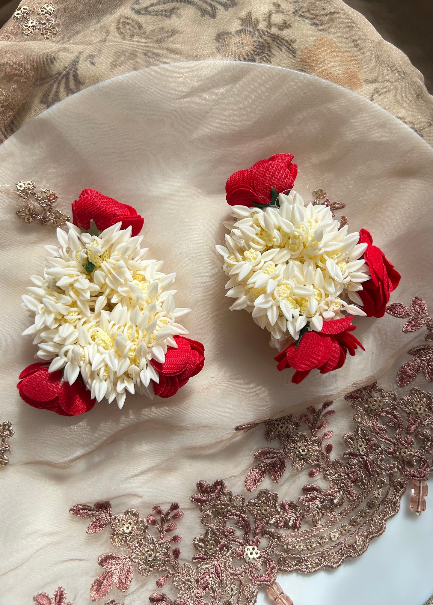 Rose Gajra scrunchie set
