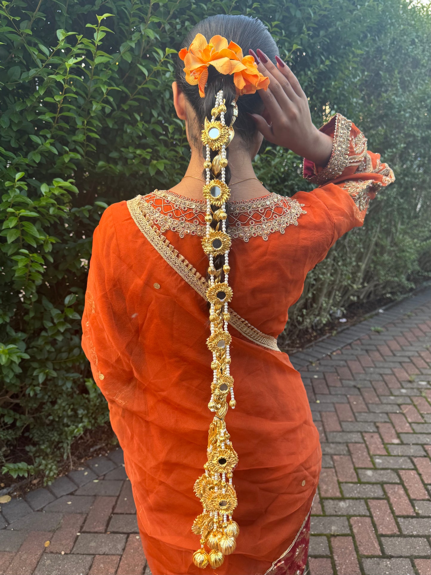 Mehru Gota Paranda ~ gold