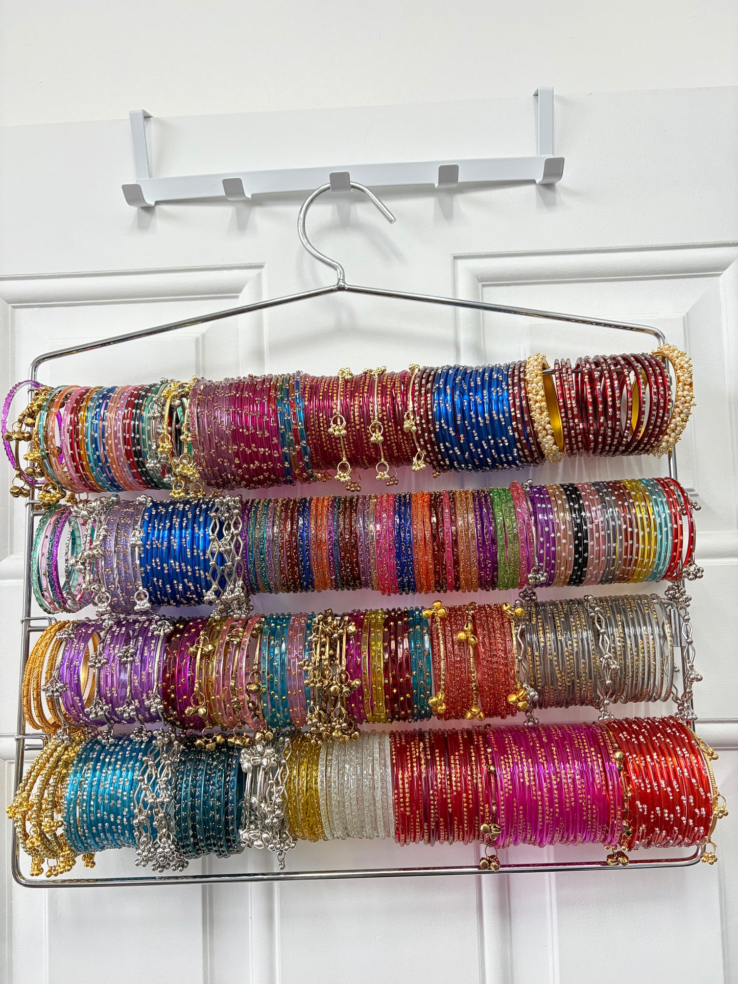 Hanging bangle organiser