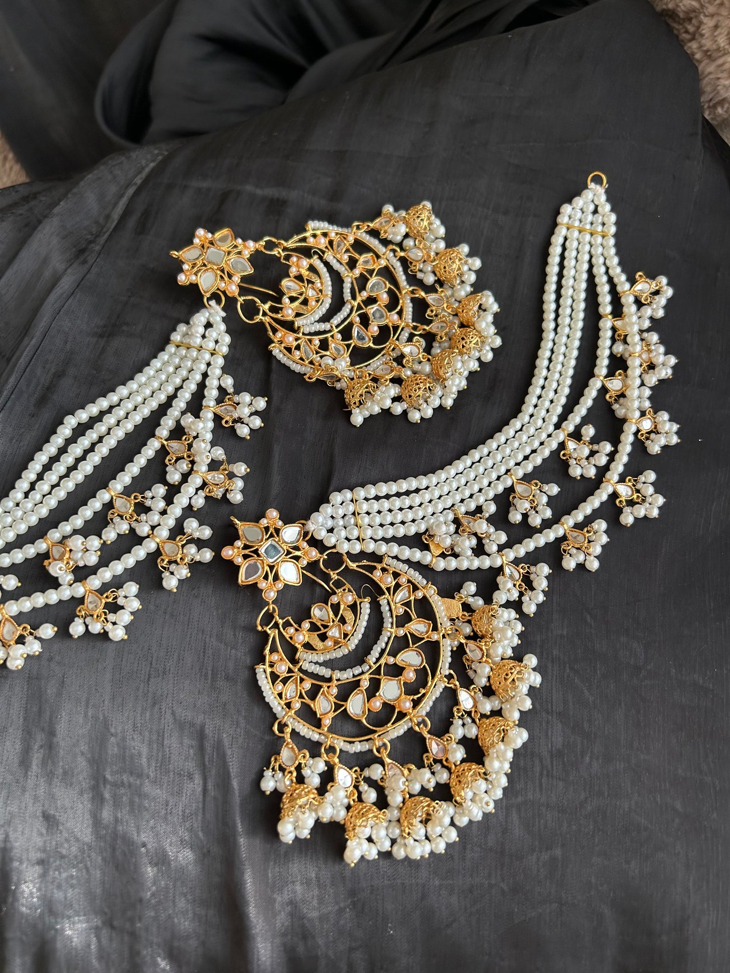 Shahanara kundan earrings