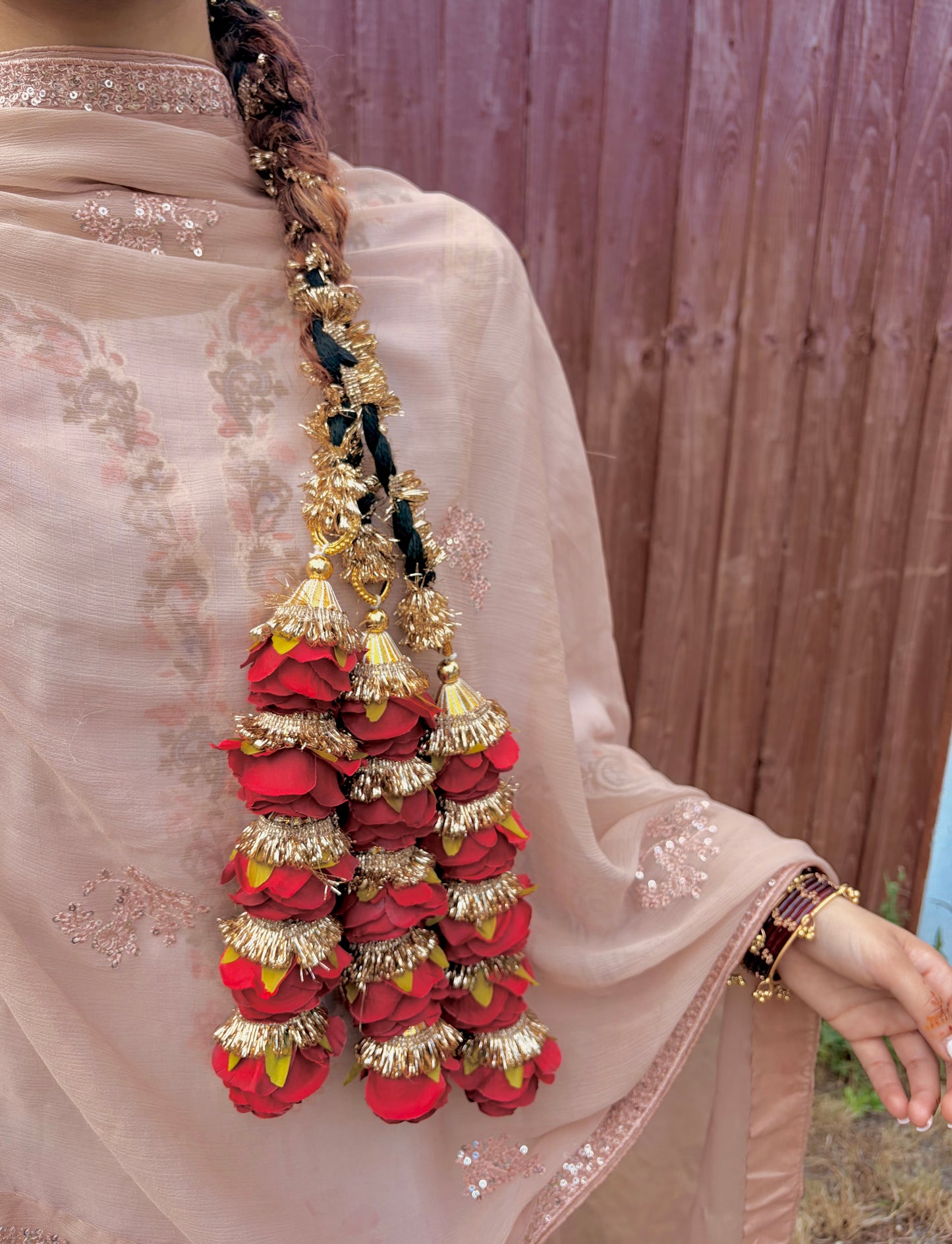 Gulab paranda ~ Red