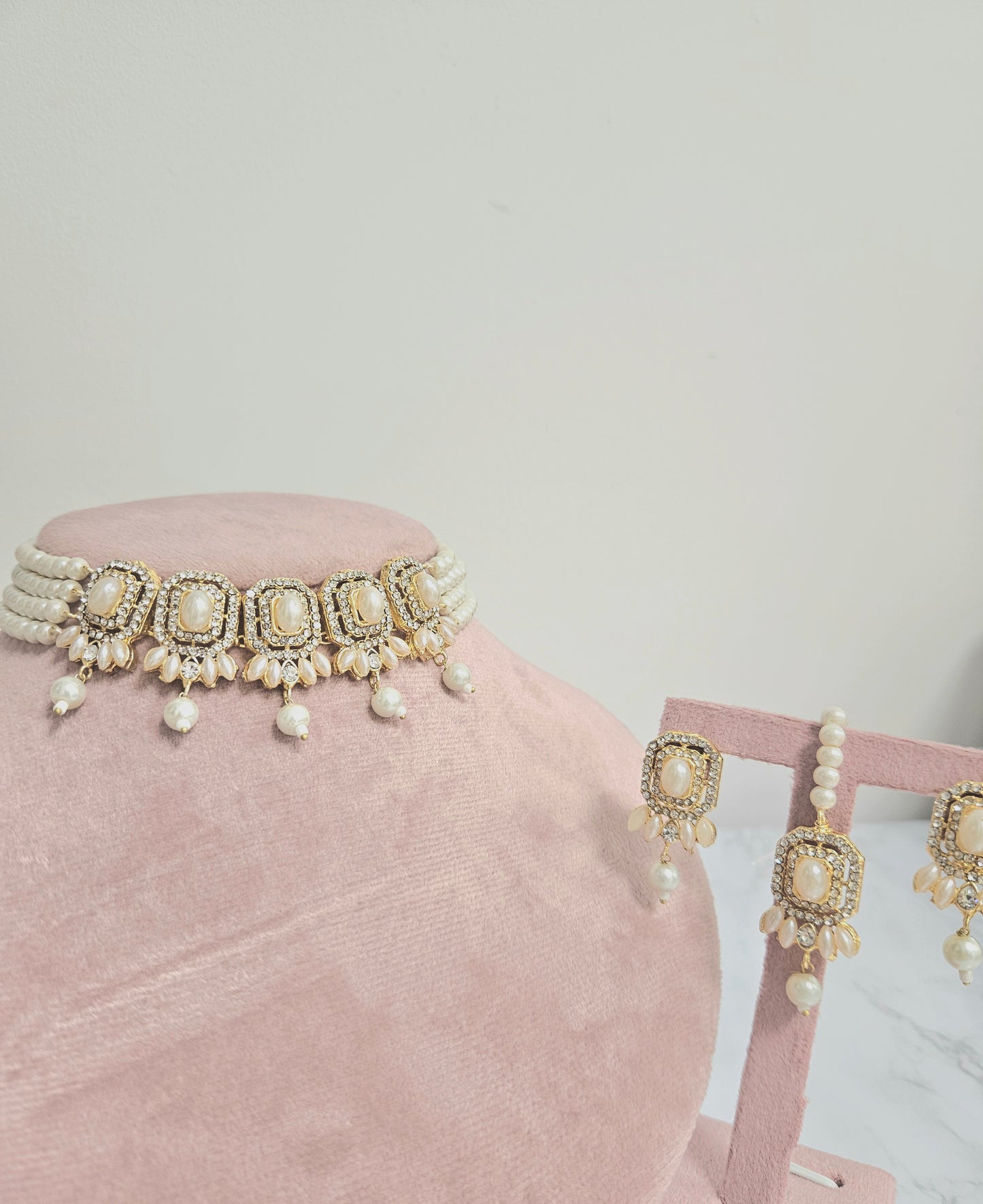 Nusrat jewellery set ~ pearl