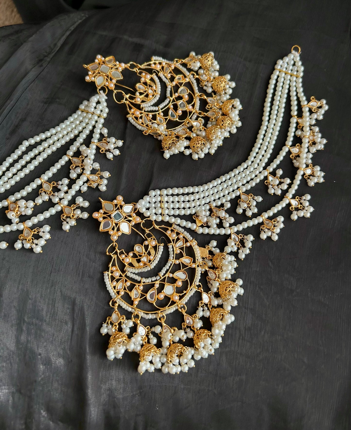 Shahanara kundan earrings