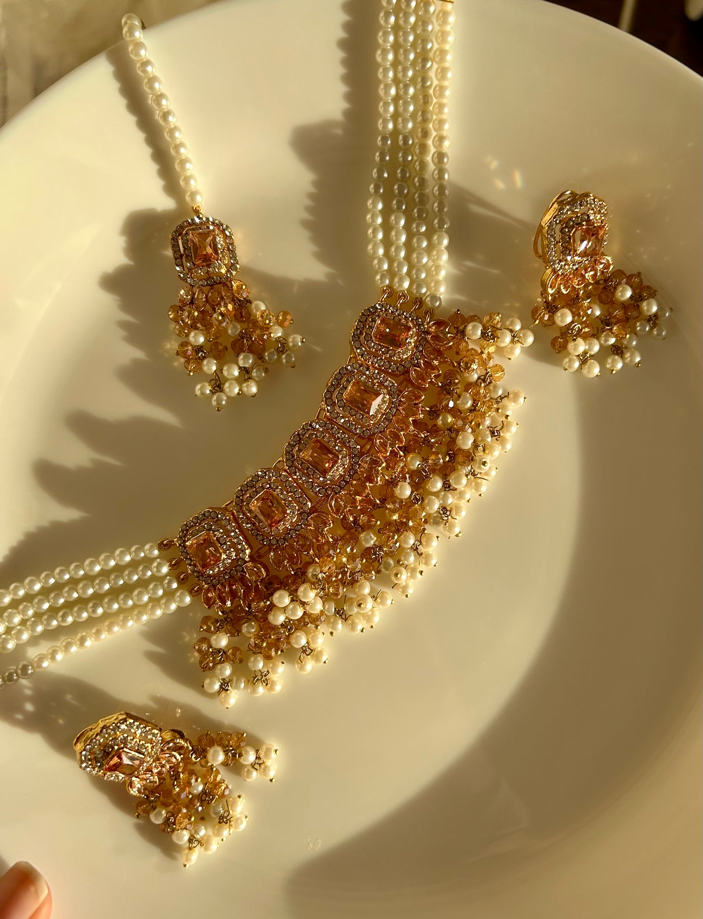 Minahil jewellery set - Champagne & Pearl