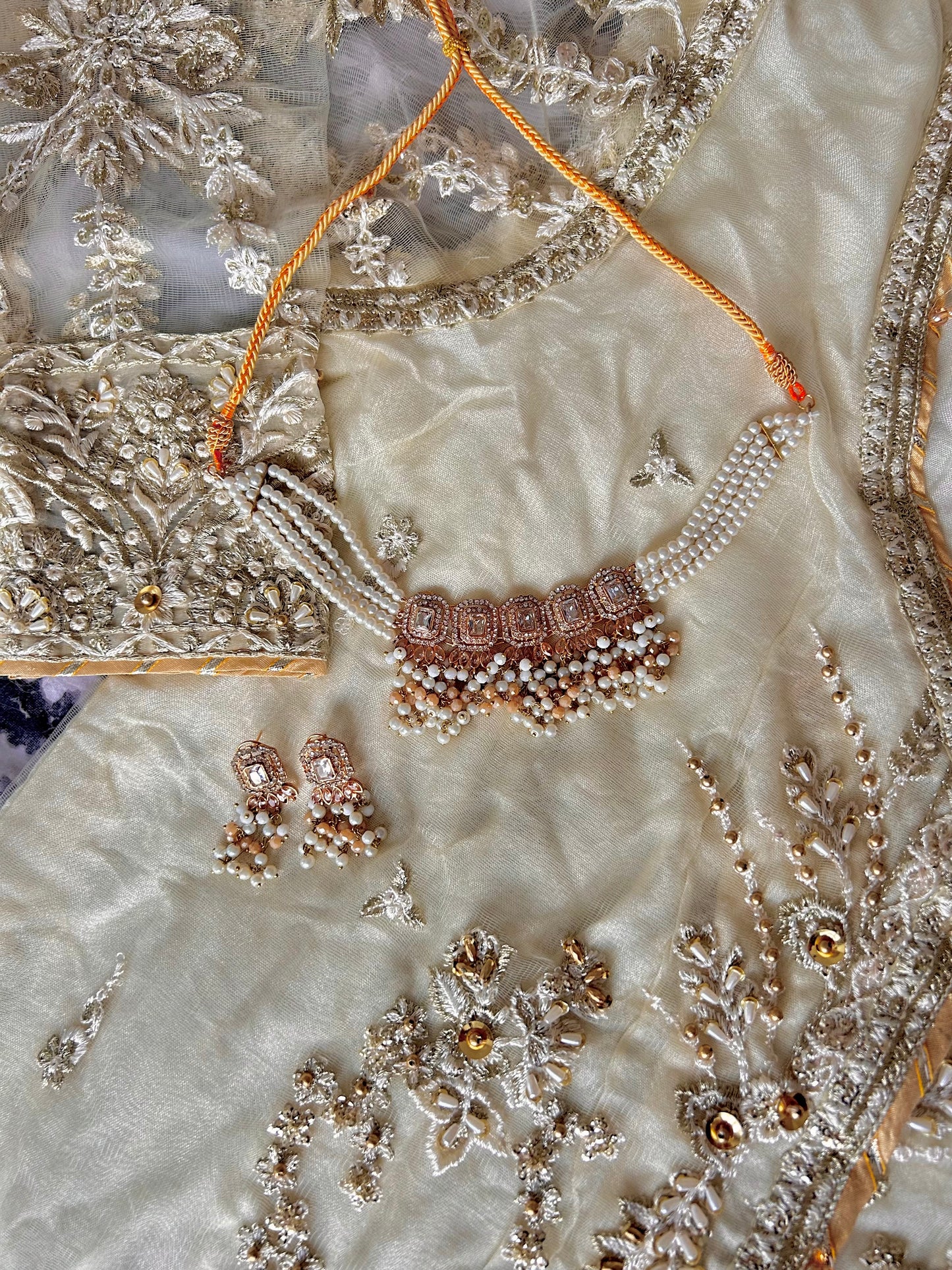 Minahil jewellery set -Clear