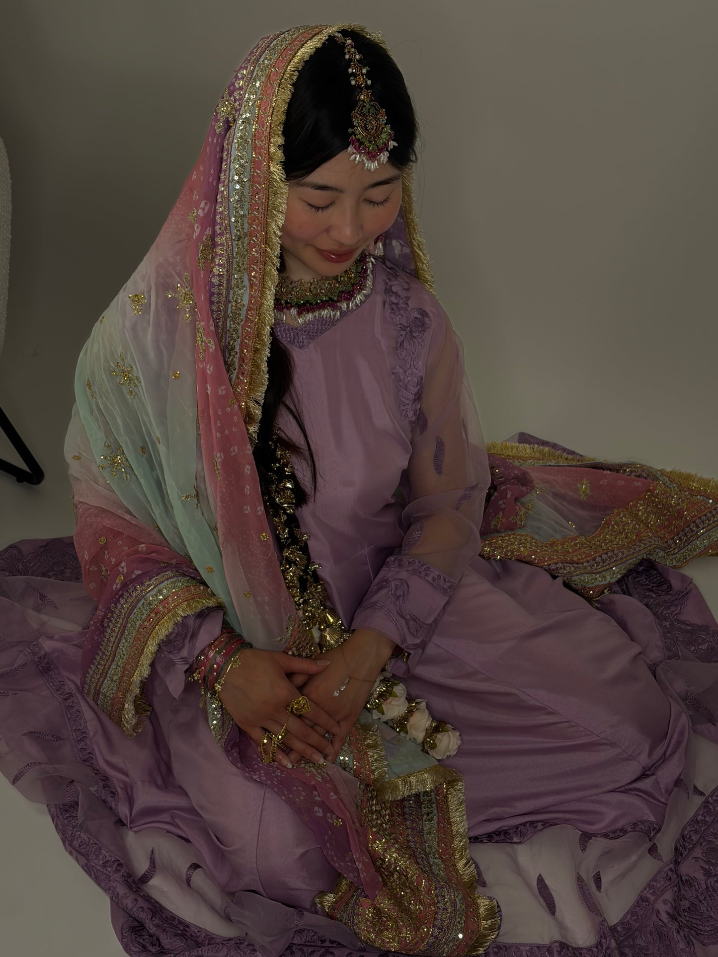 Gulab paranda ~ cream & light pink