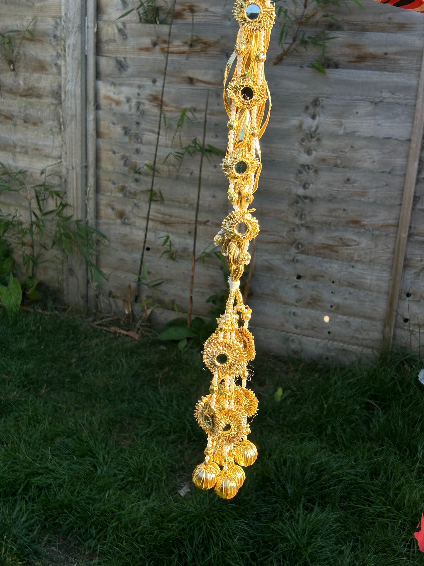 Mehru Gota Paranda ~ gold