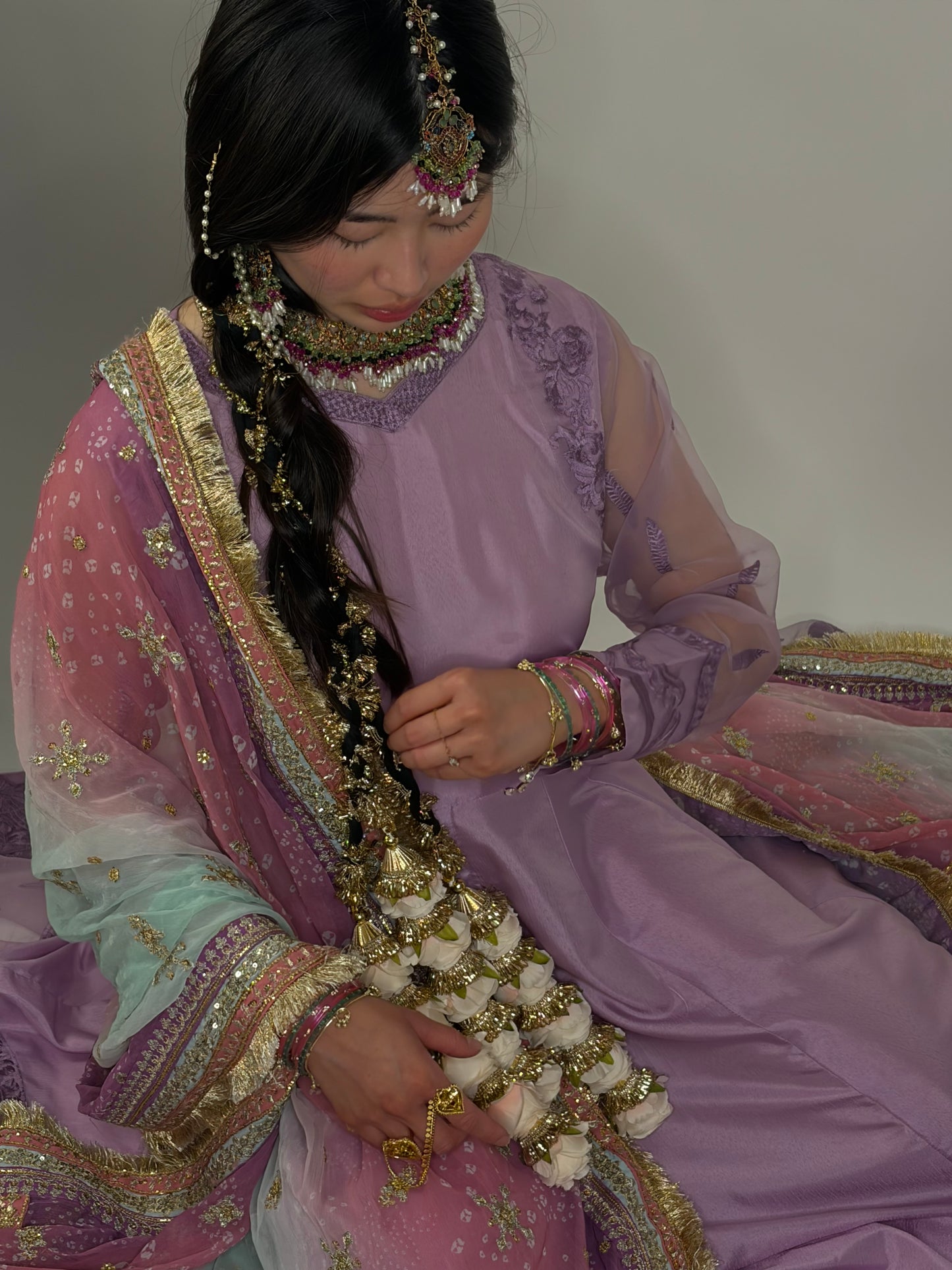 Gulab paranda ~ cream & light pink