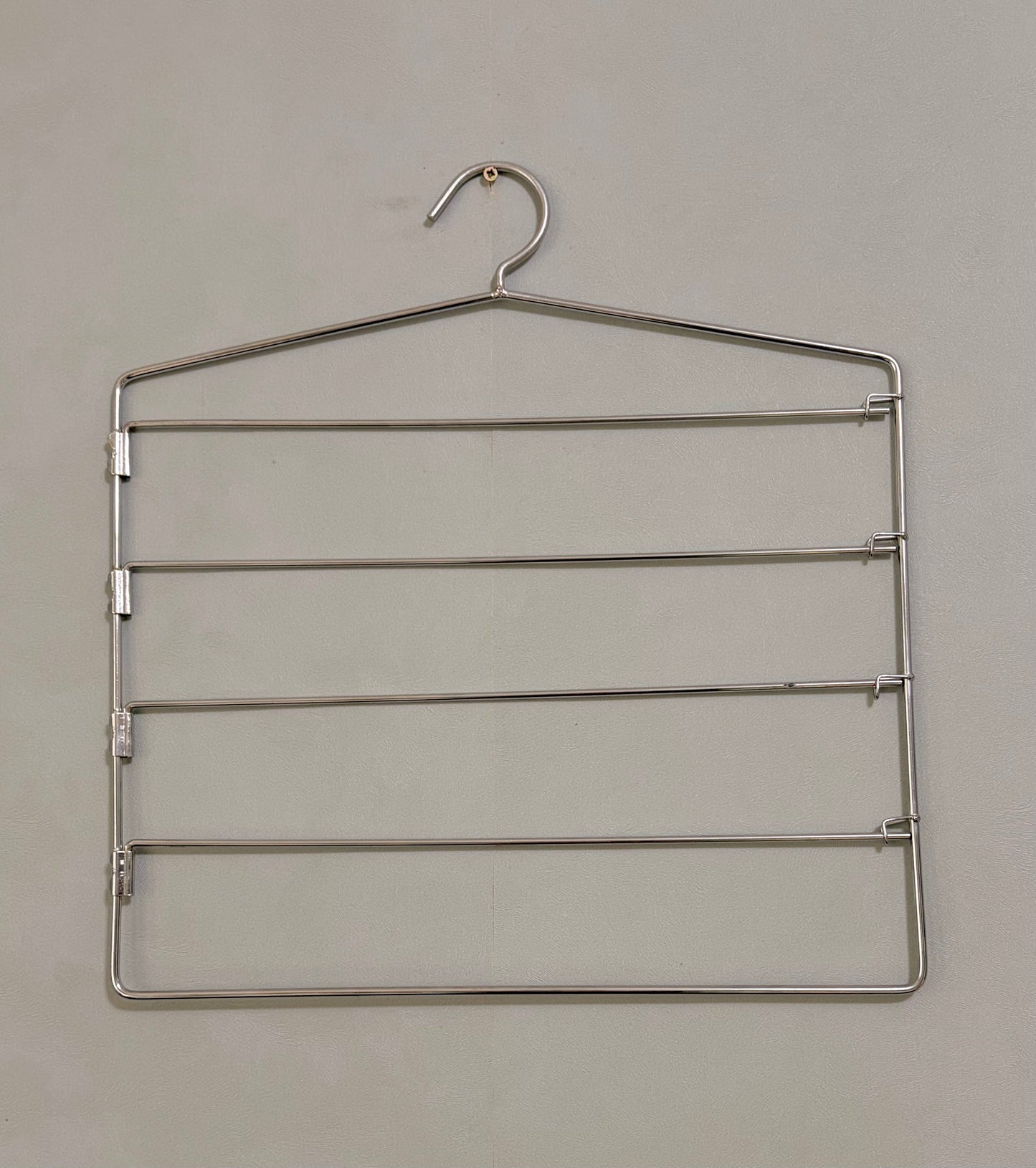 Hanging bangle organiser