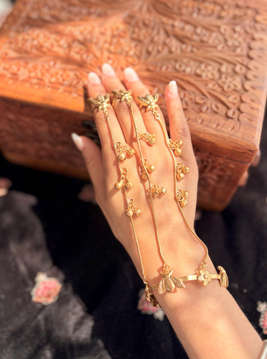 Kanwal hand chain