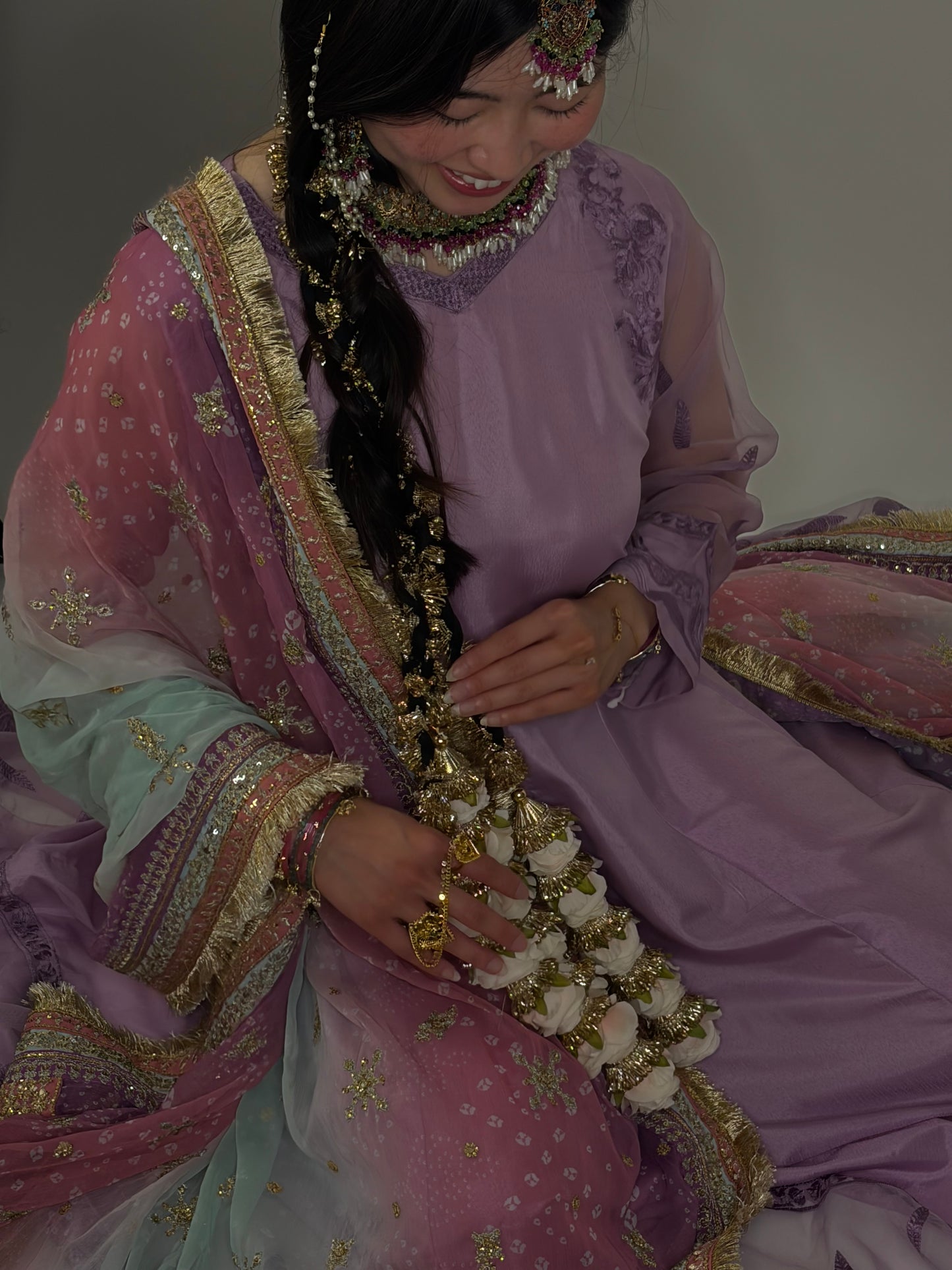 Gulab paranda ~ cream & light pink