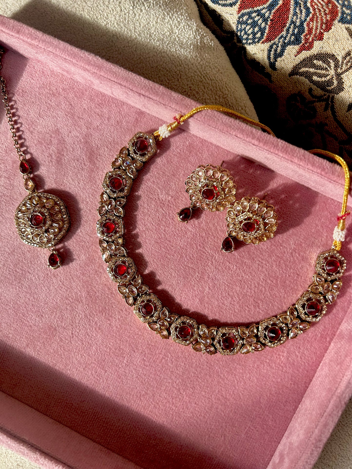 Madhuri set~ Maroon