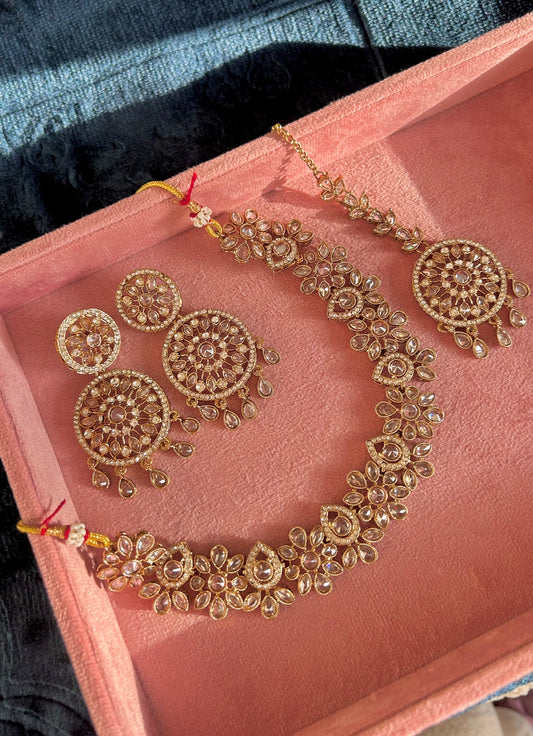 Essra jewellery set