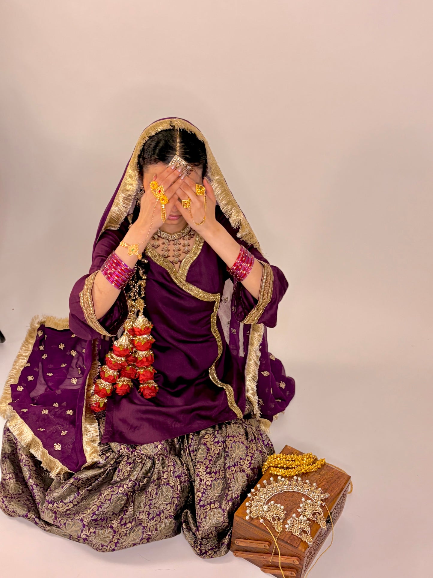 Gulab paranda ~ Red