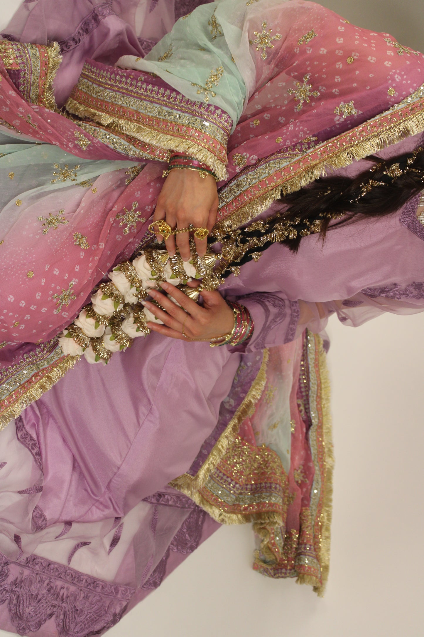 Gulab paranda ~ cream & light pink