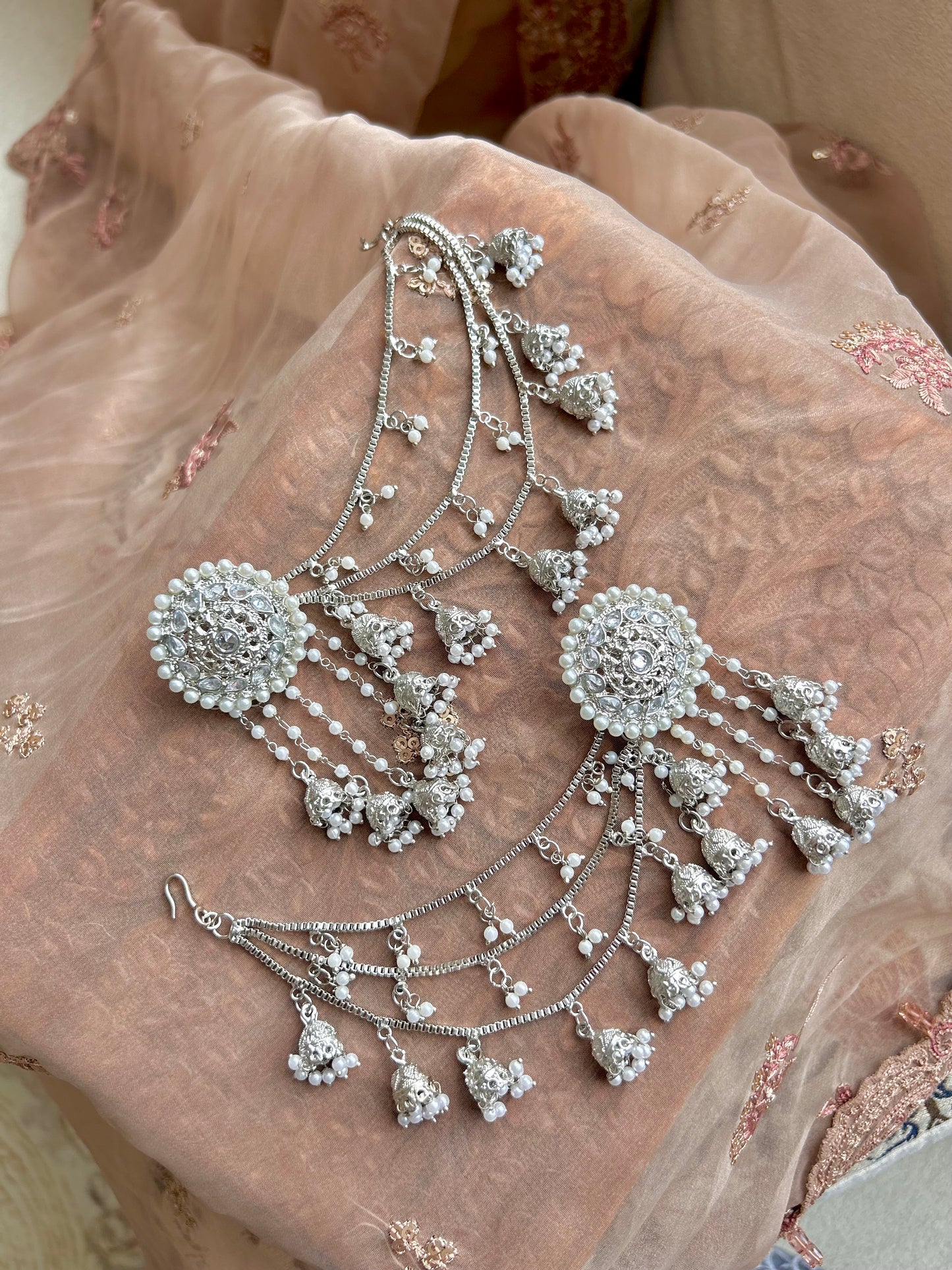 Faryaal earrings ~ Silver