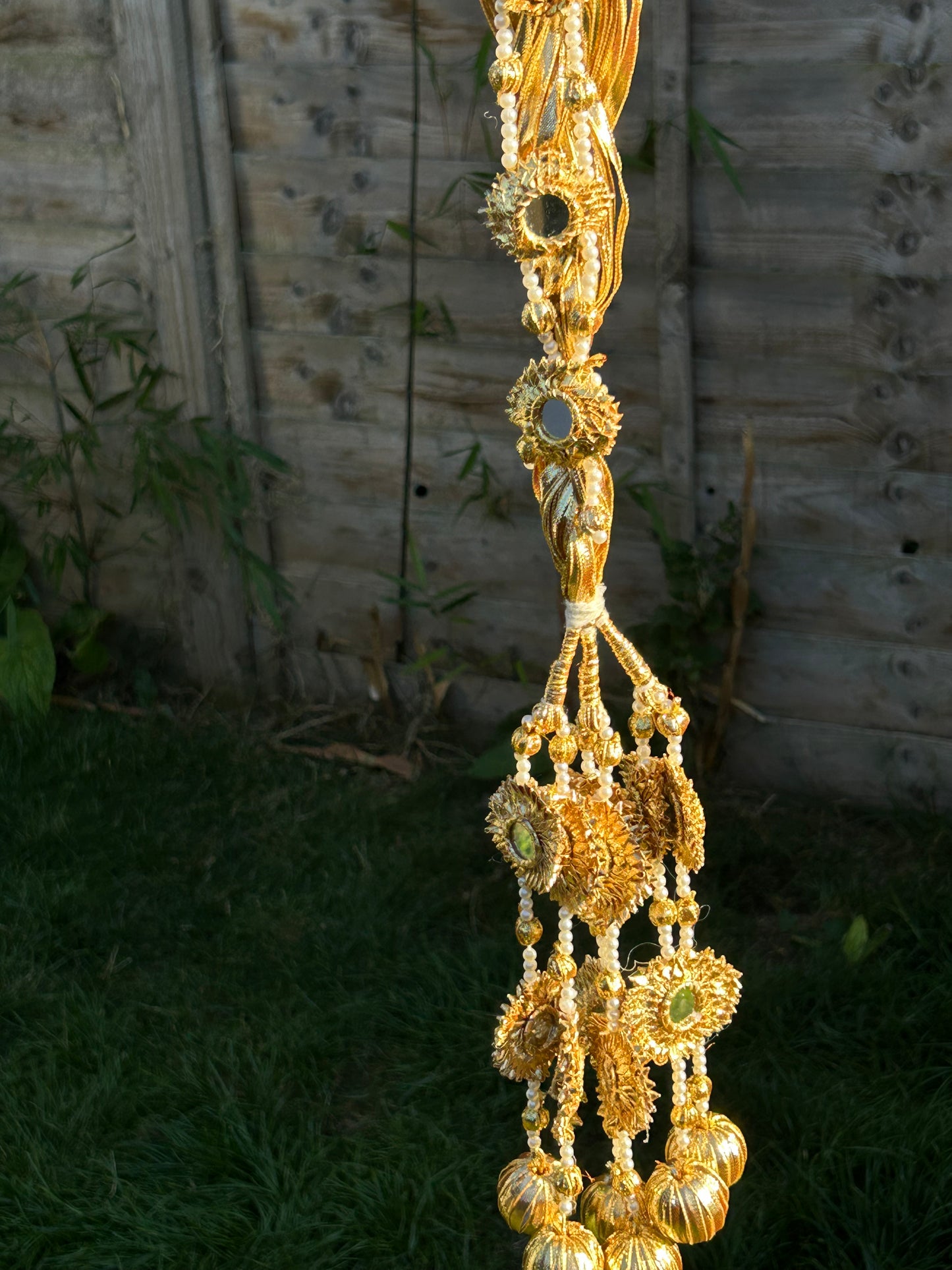 Mehru Gota Paranda ~ gold