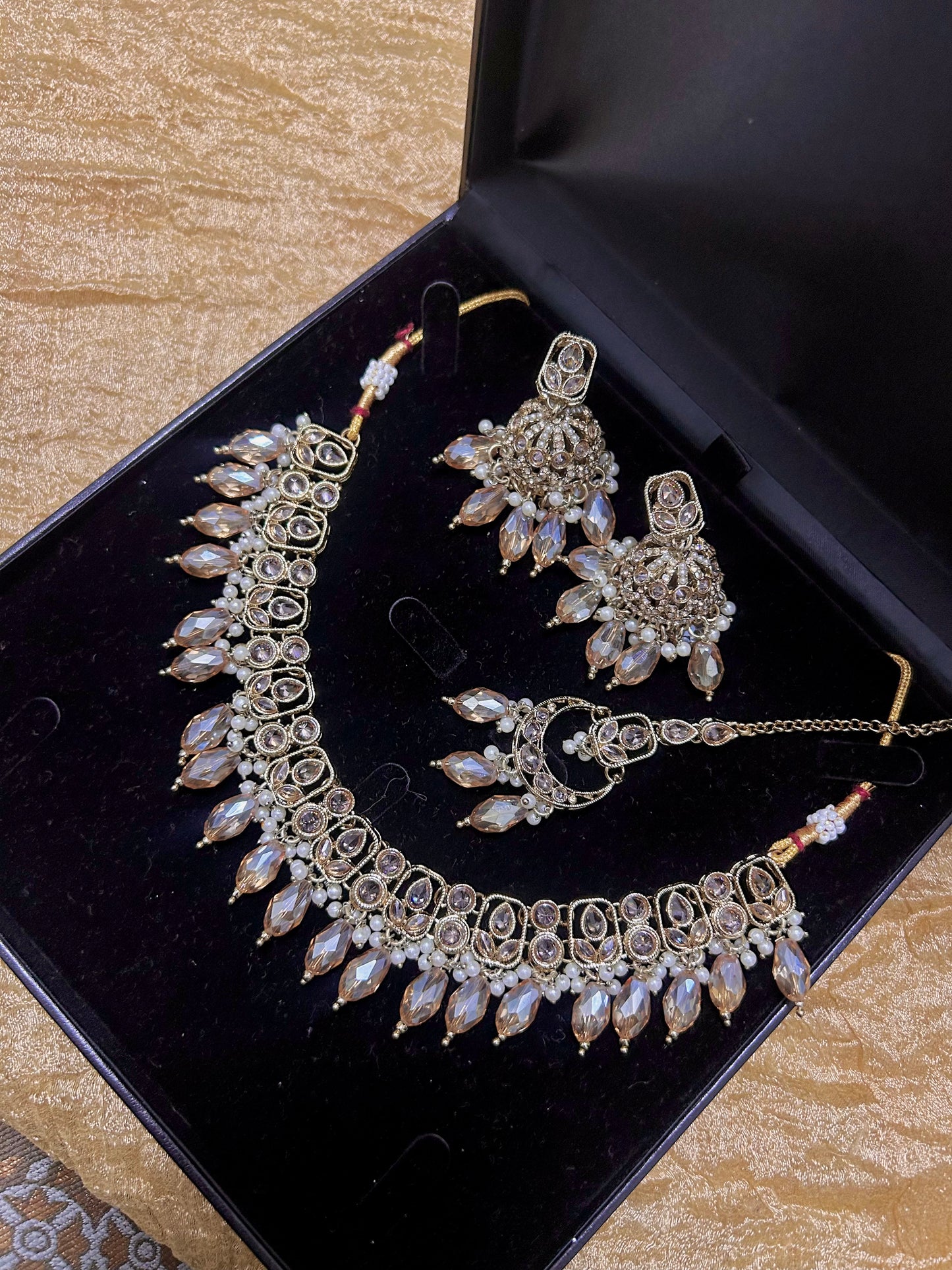 Preeti set ~ Champagne