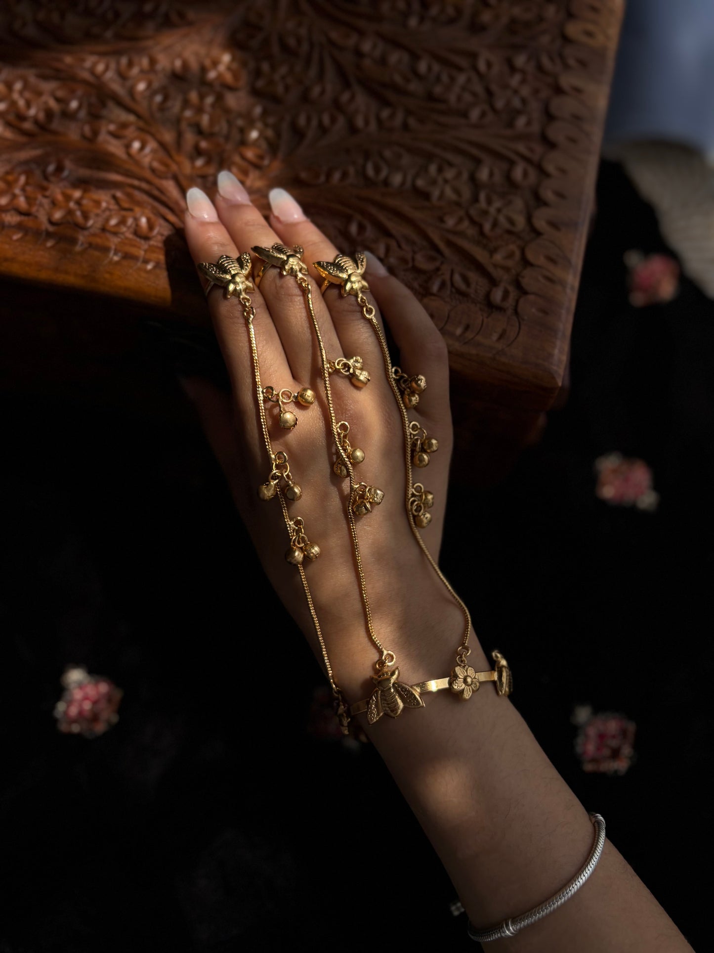 Kanwal hand chain