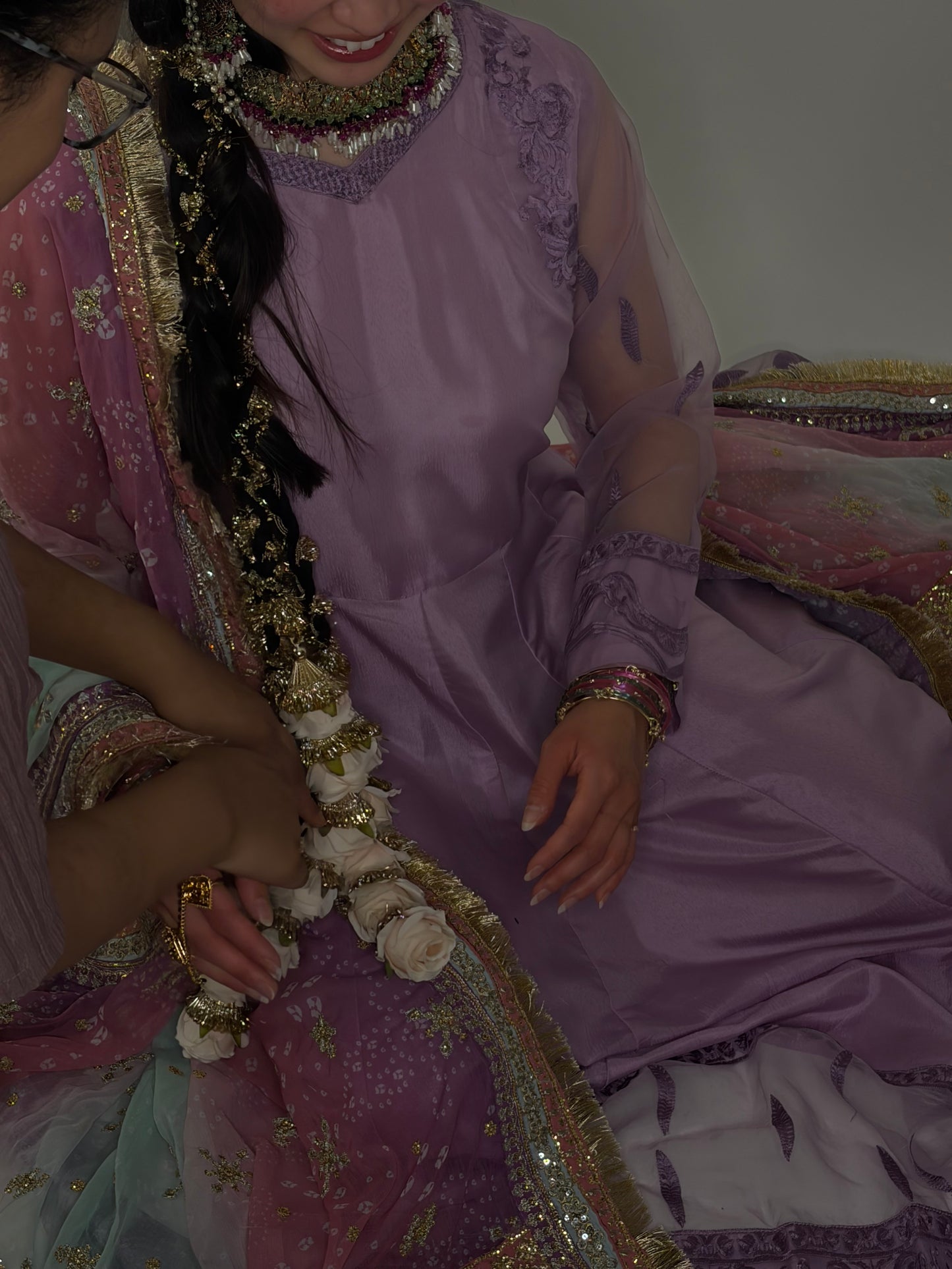 Gulab paranda ~ cream & light pink