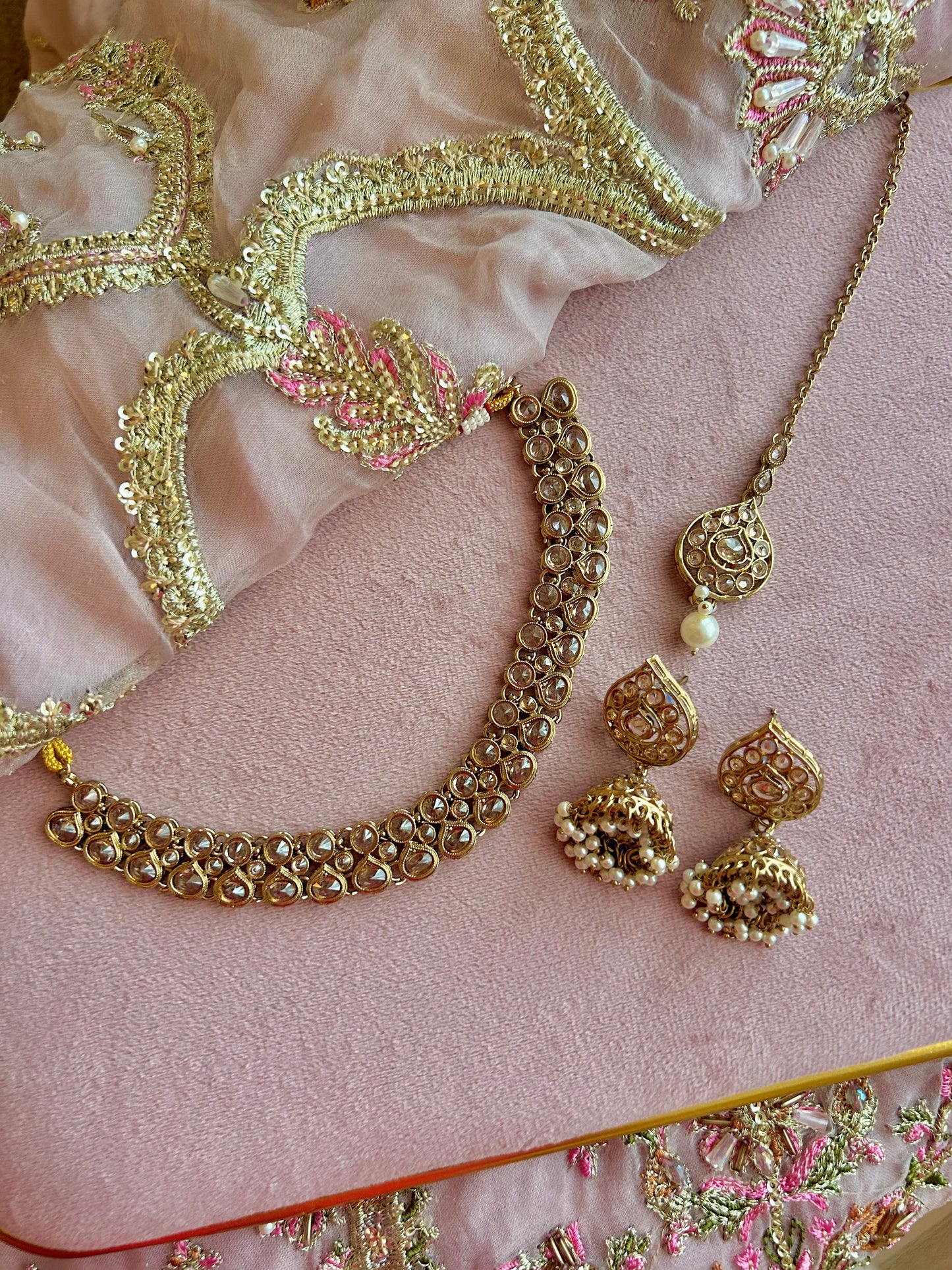 Aaira set ~ Champagne