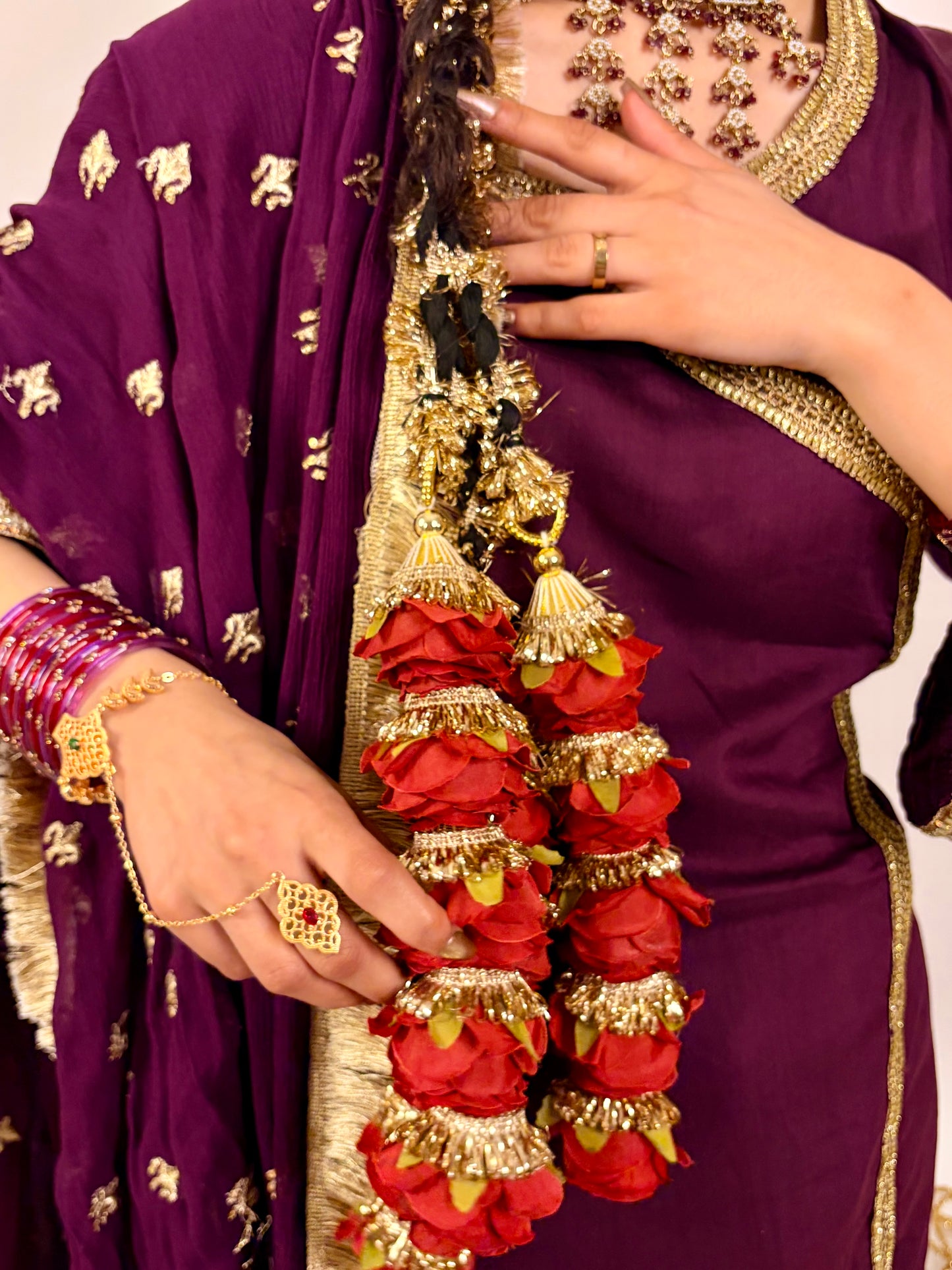 Gulab paranda ~ Red