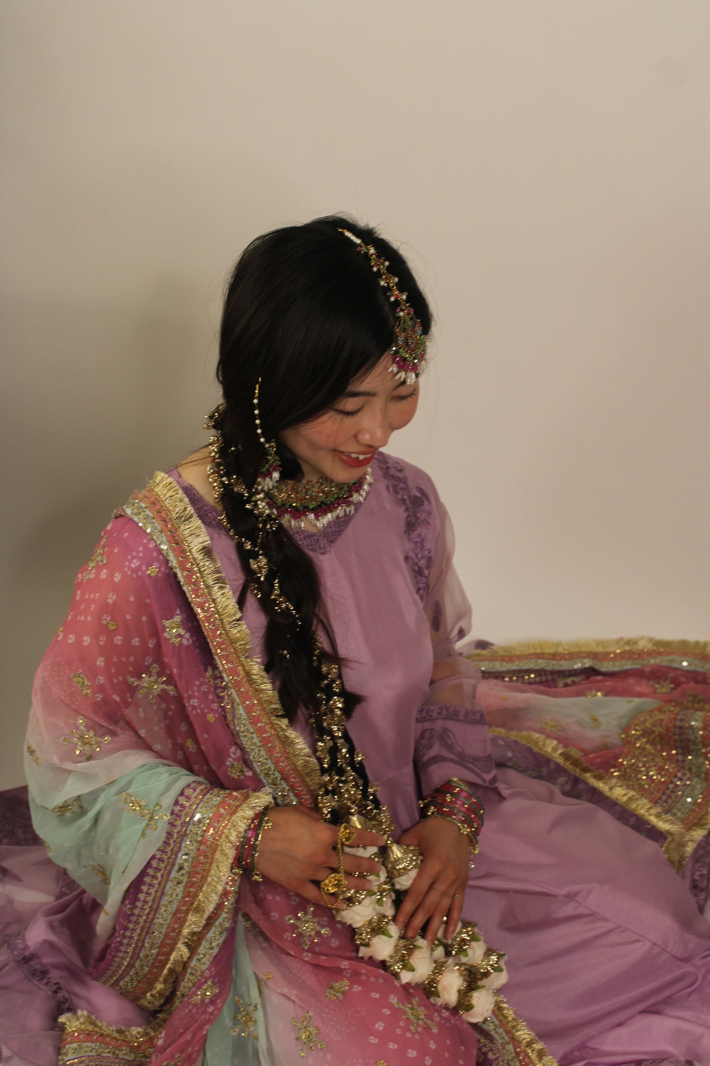 Gulab paranda ~ cream & light pink