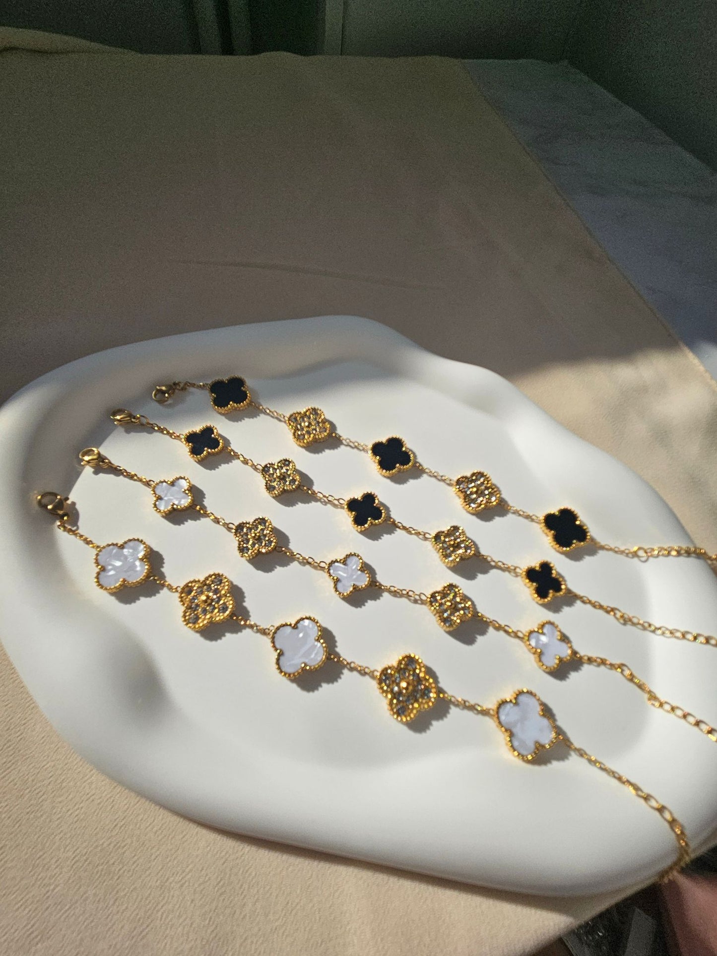 Mystery jewellery item