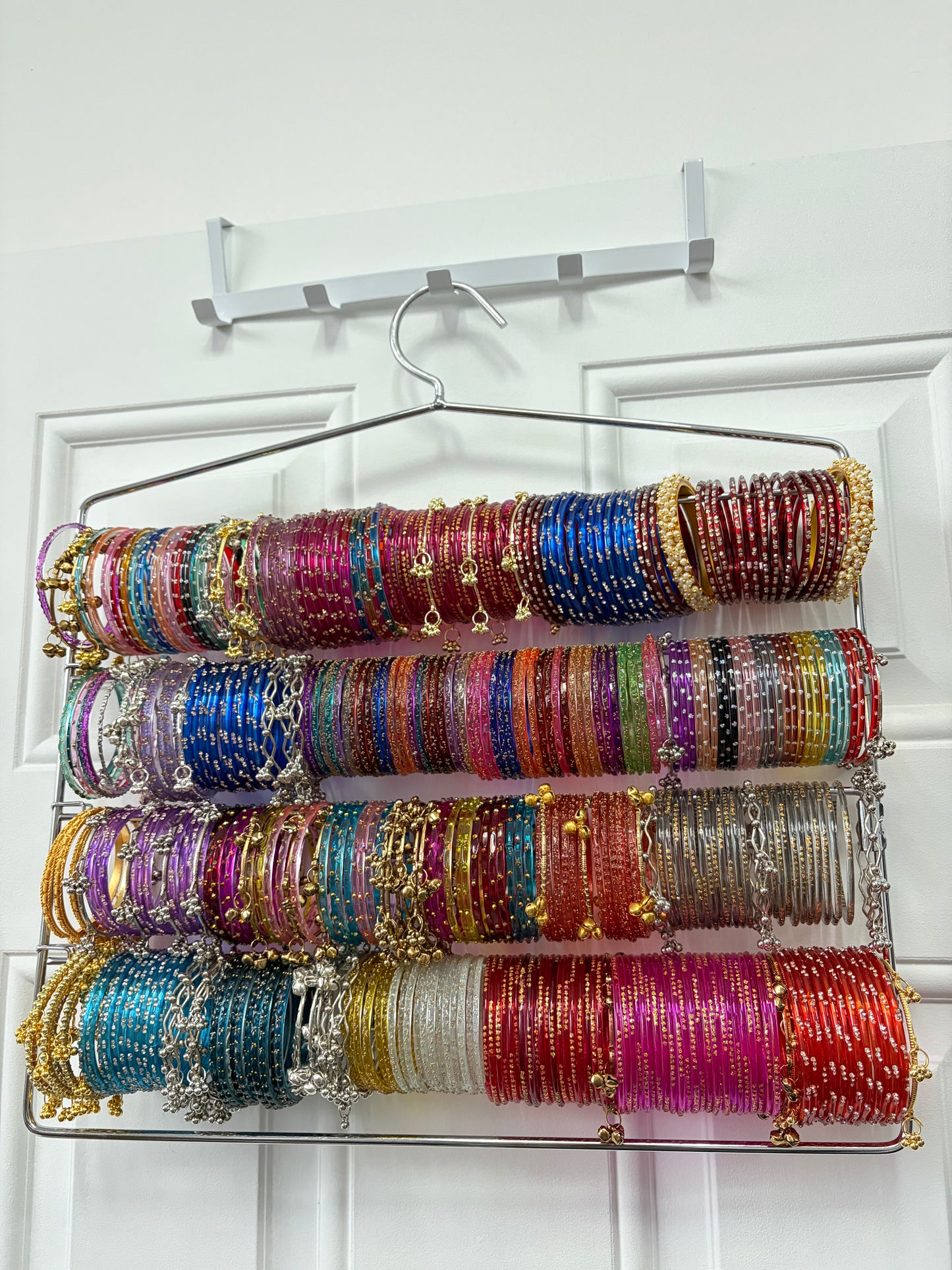 Hanging bangle organiser