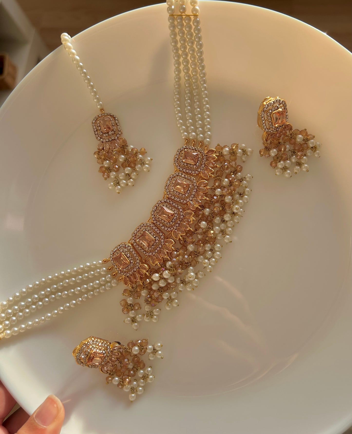 Minahil jewellery set - Champagne & Pearl