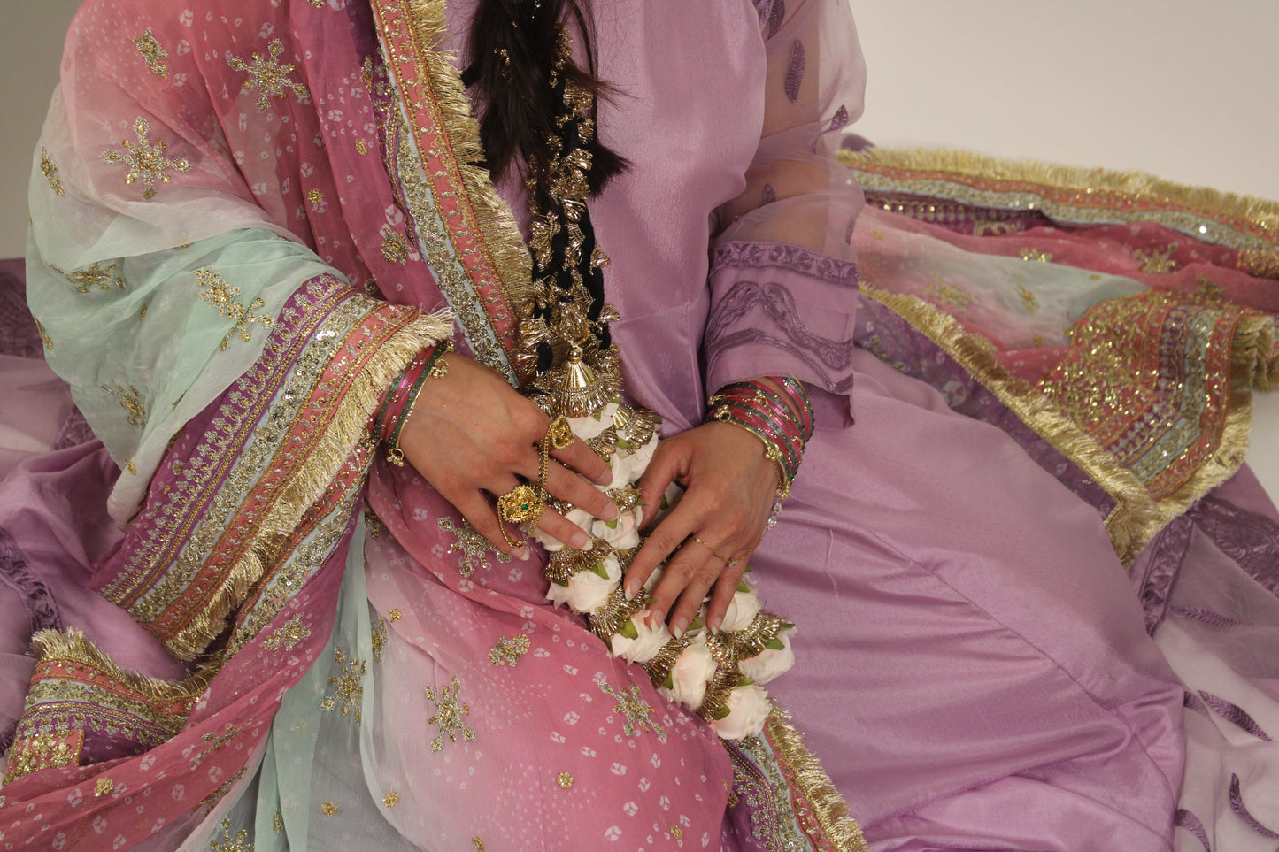 Gulab paranda ~ cream & light pink