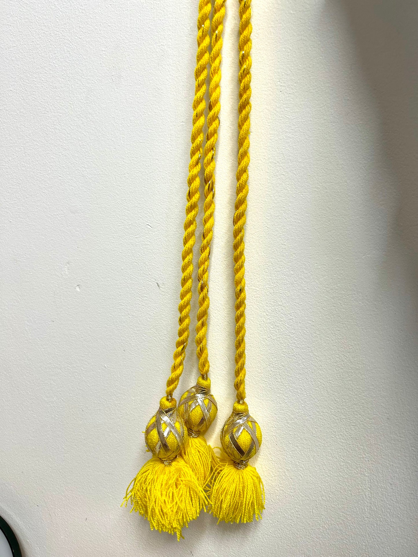 Yellow gota paranda