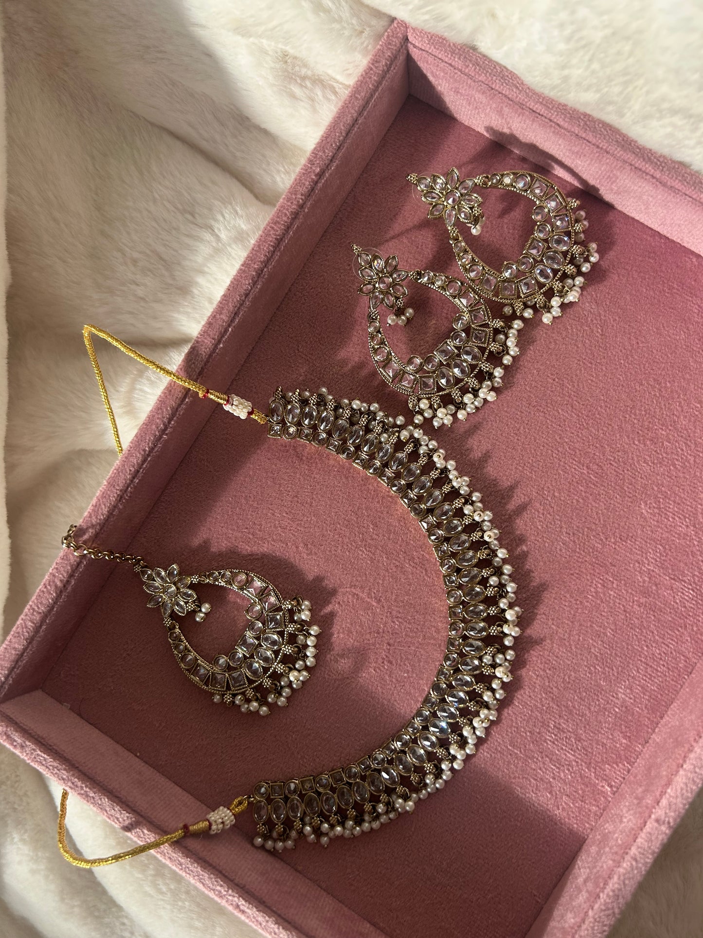 Ankita jewellery set ~ Pearl