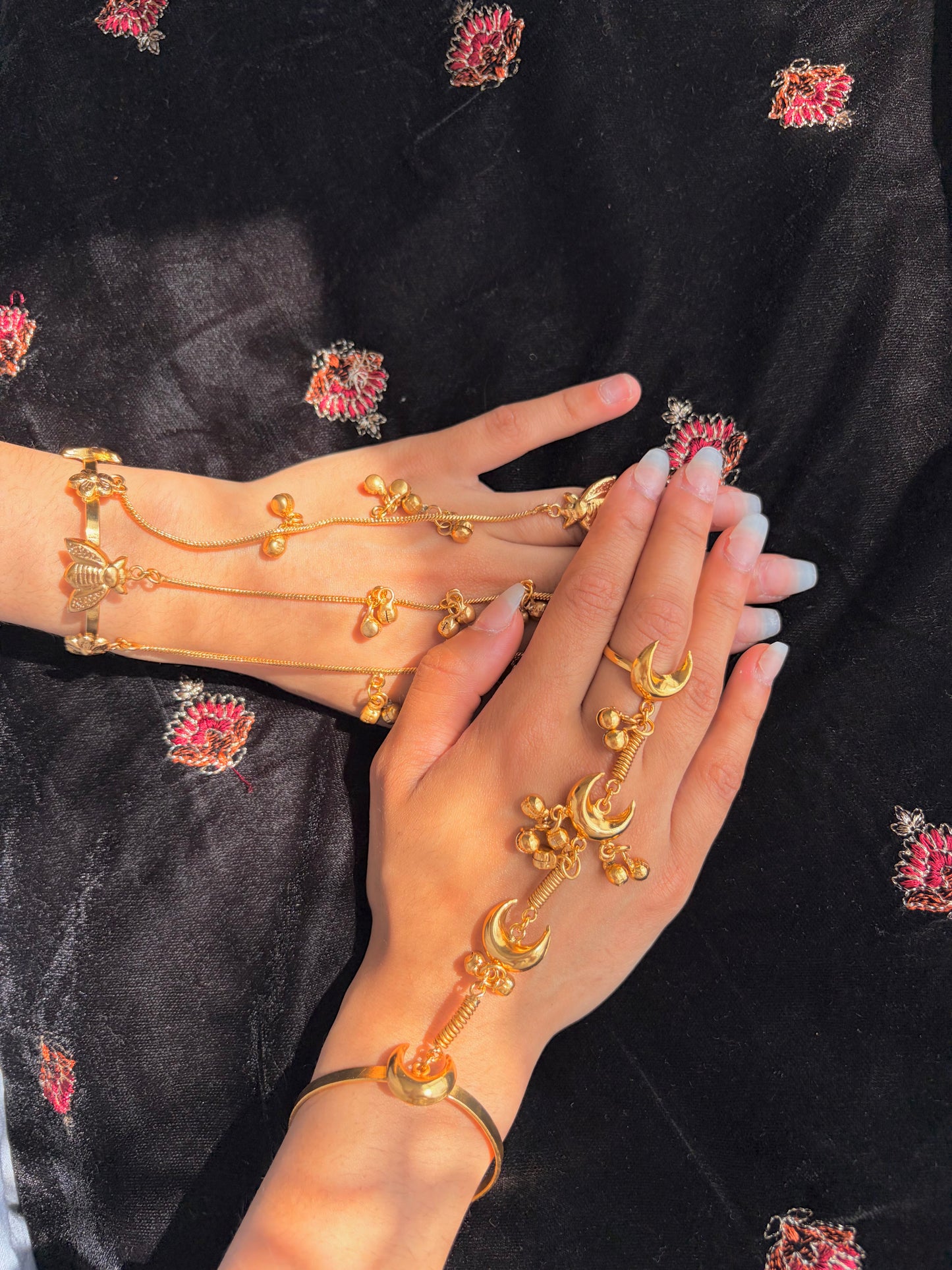 Chandni hand chain