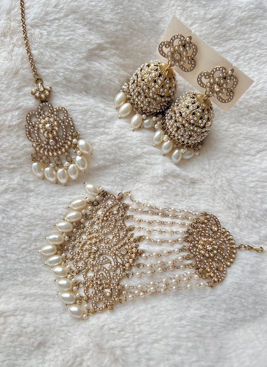 Afroza jhumar set ~ Pearl