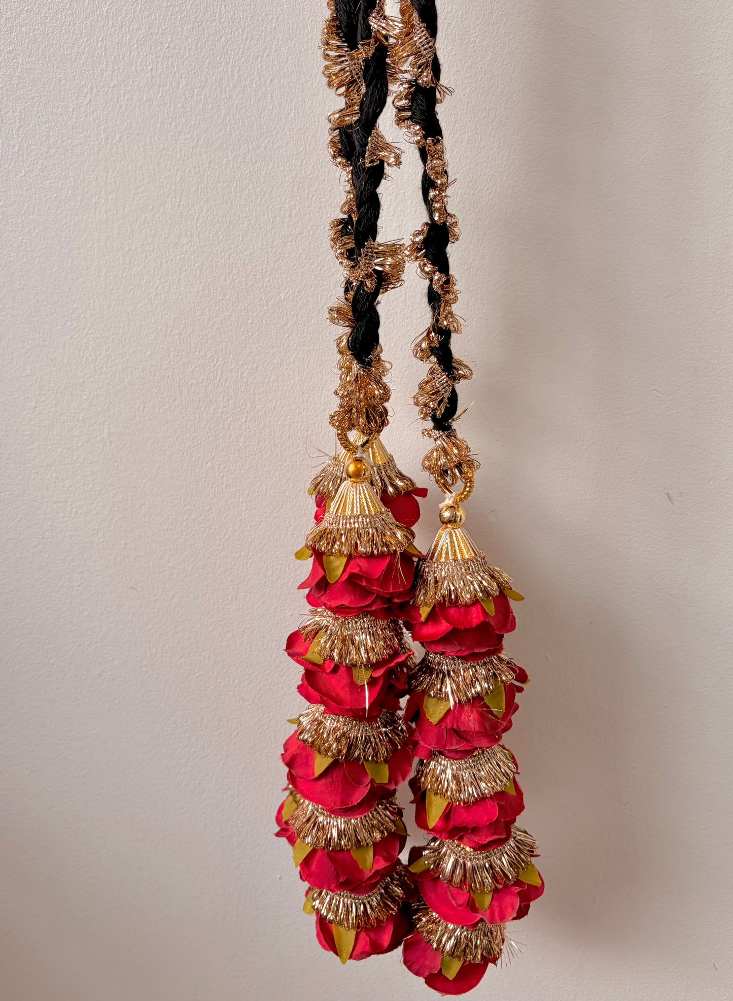 Gulab paranda ~ Red