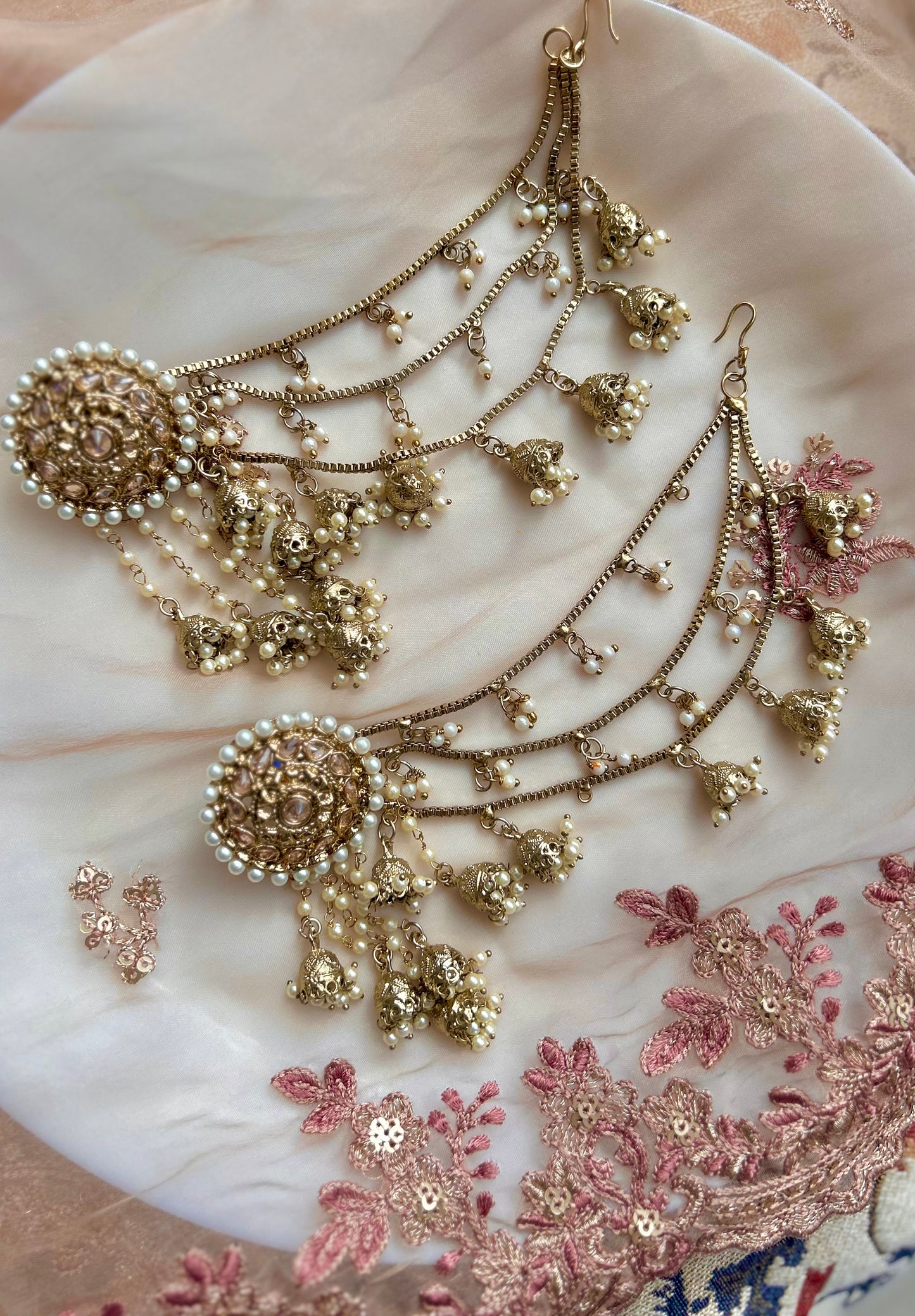 Faryaal earrings ~ Gold