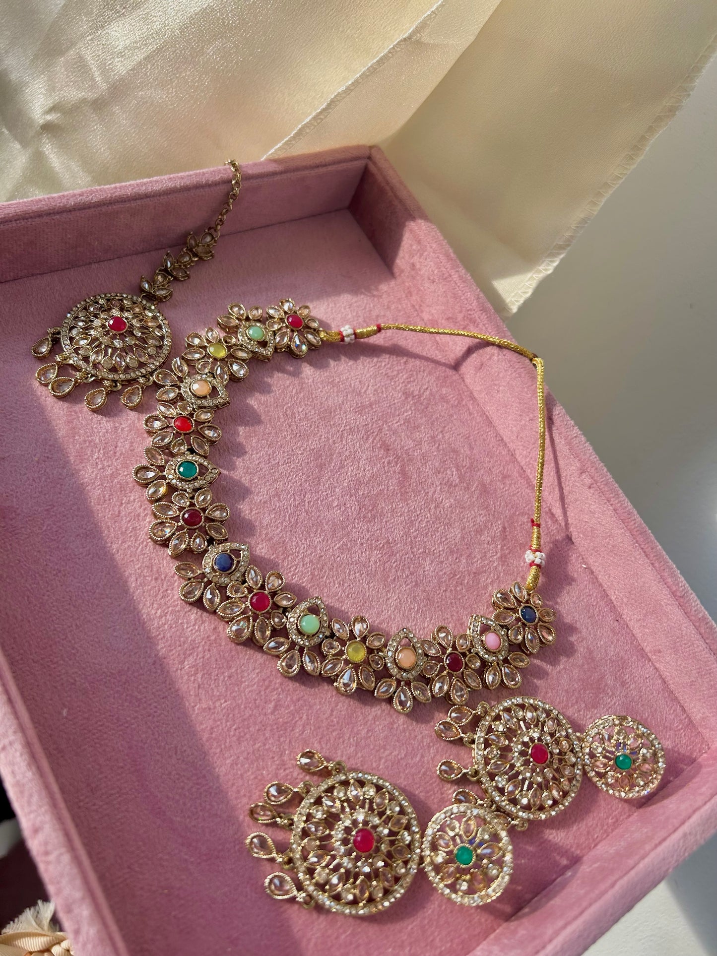 Essra jewellery set~ multi