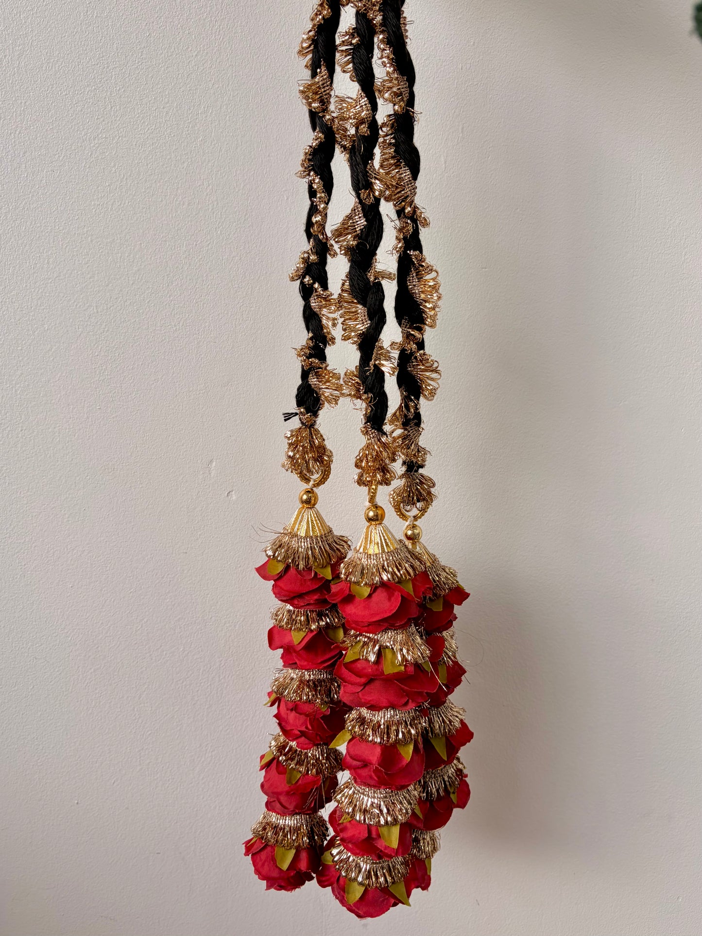 Gulab paranda ~ Red