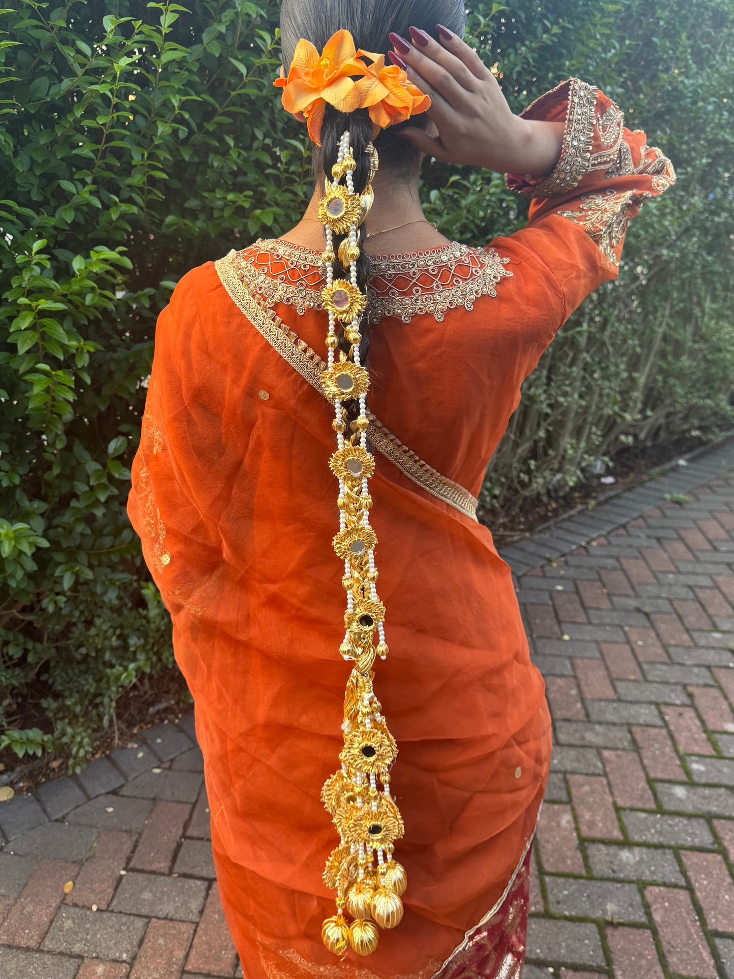 Mehru Gota Paranda ~ gold